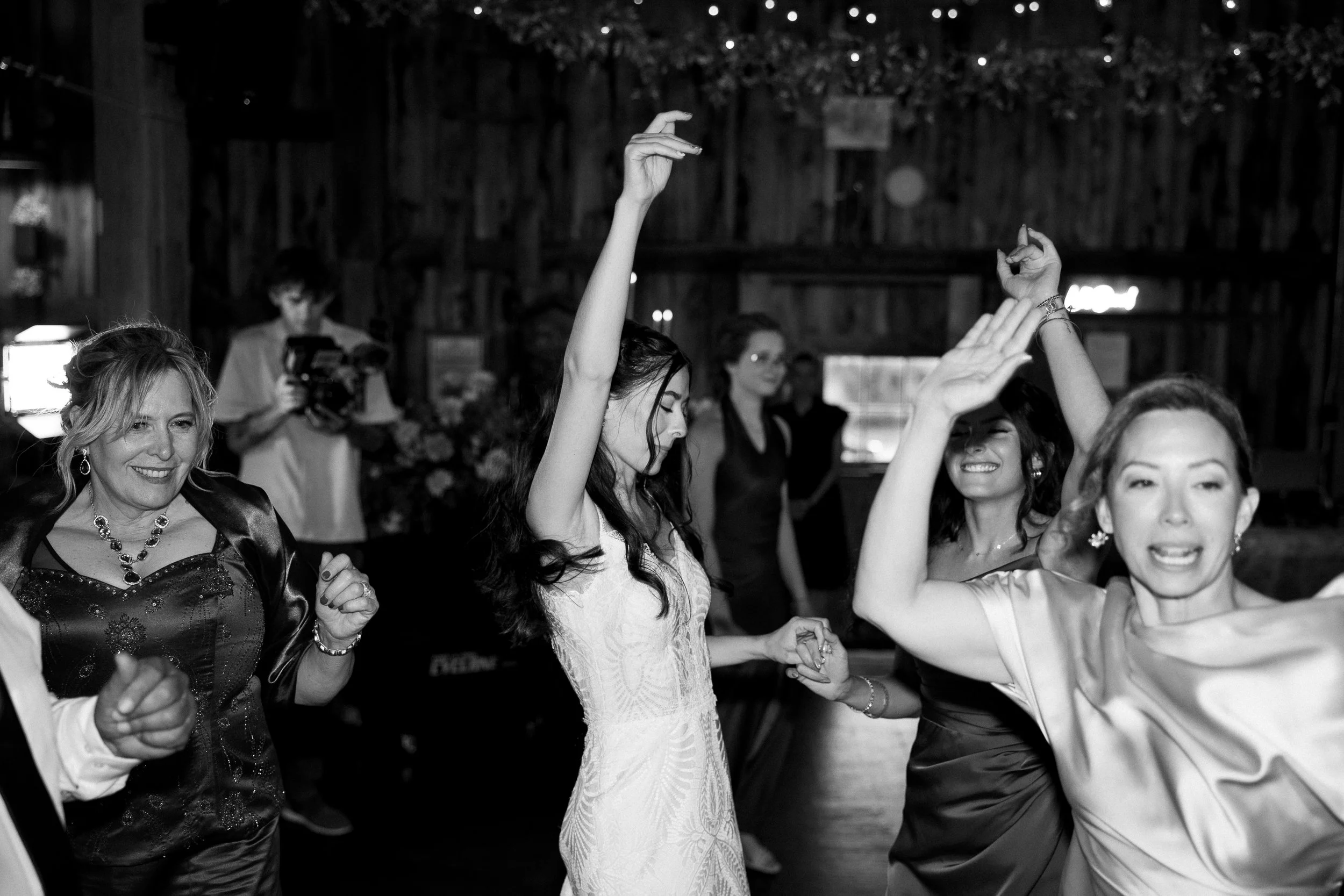 NEW YORK WEDDING & COUPLES PHOTOGRAPHER
CAPTURING THE MOMENTS THAT MATTER MOST
