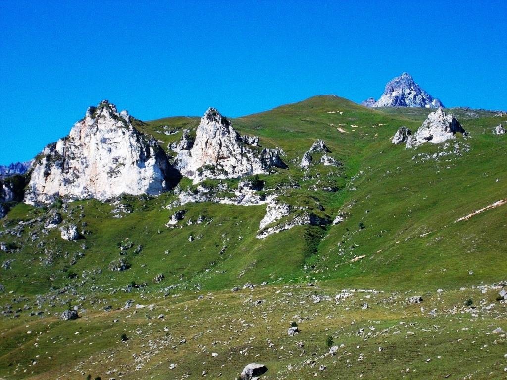 nera-rocca-e-rocca-bianca-da-meire-dacant-anello-per-i-rifugi-alpetto-e-quintino-sella_11c3.jpeg