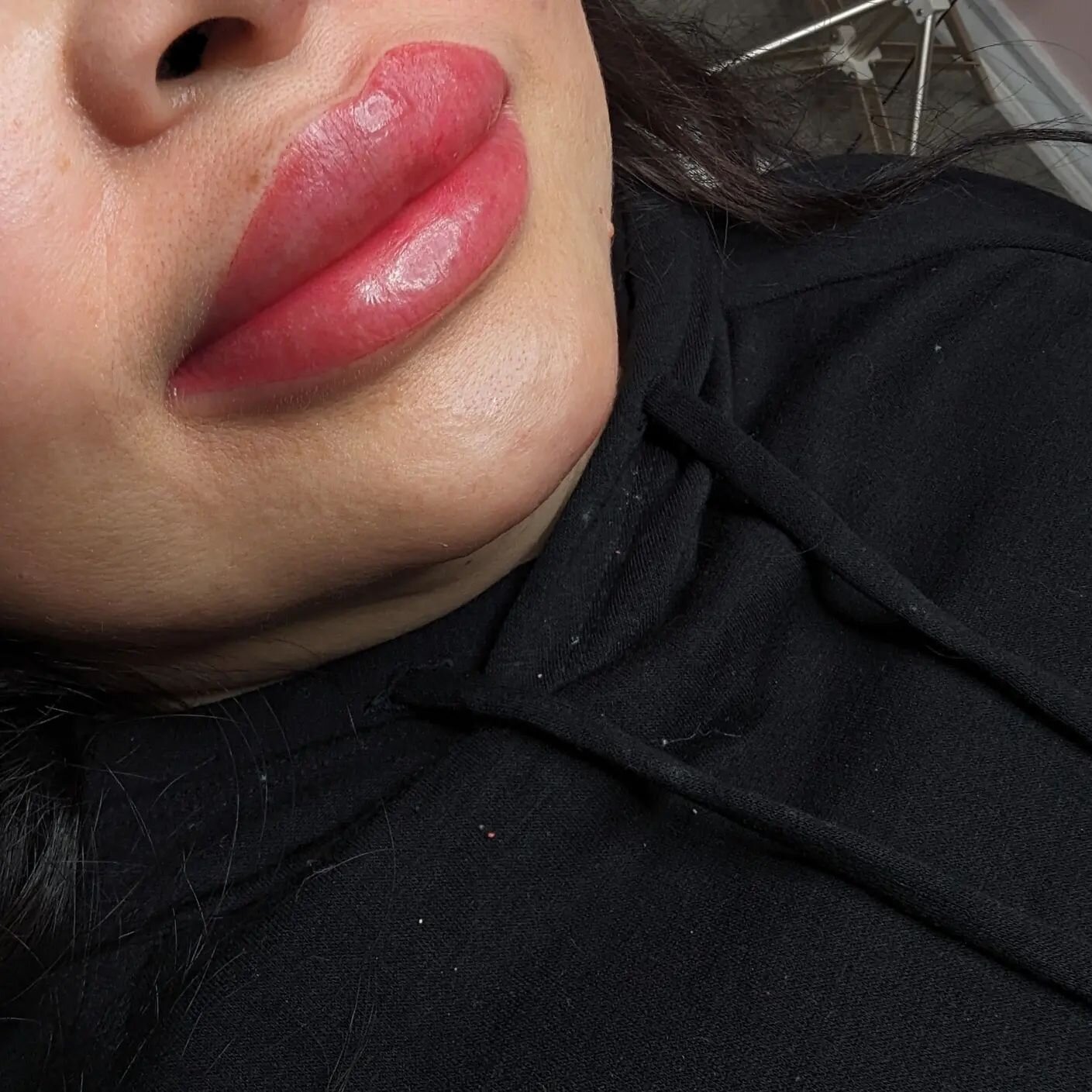 Let's talk about why someone might want Lip Blushing! I have had many clients come to me for different reasons, some include hyperpigmentation, faded lip line, pale lips (blend in with face skin), Asymmetries, or simply because they want a beautiful 