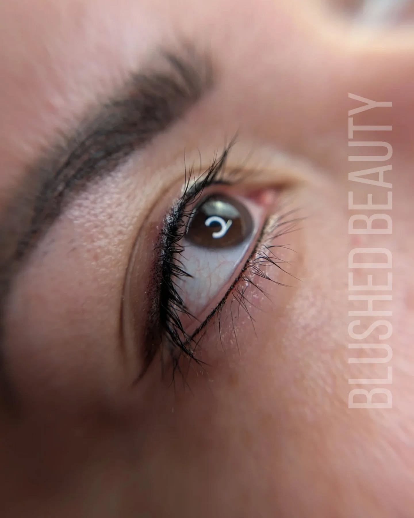 Feeling like your eyes need just a little bit of color to emphasize their natural beauty? Are you used to wearing eyeliner everyday ? Minimize your morning routine by scheduling  your next shaded eyeliner appointment with me!
#fortworthpmu
#dfwpmu 
#