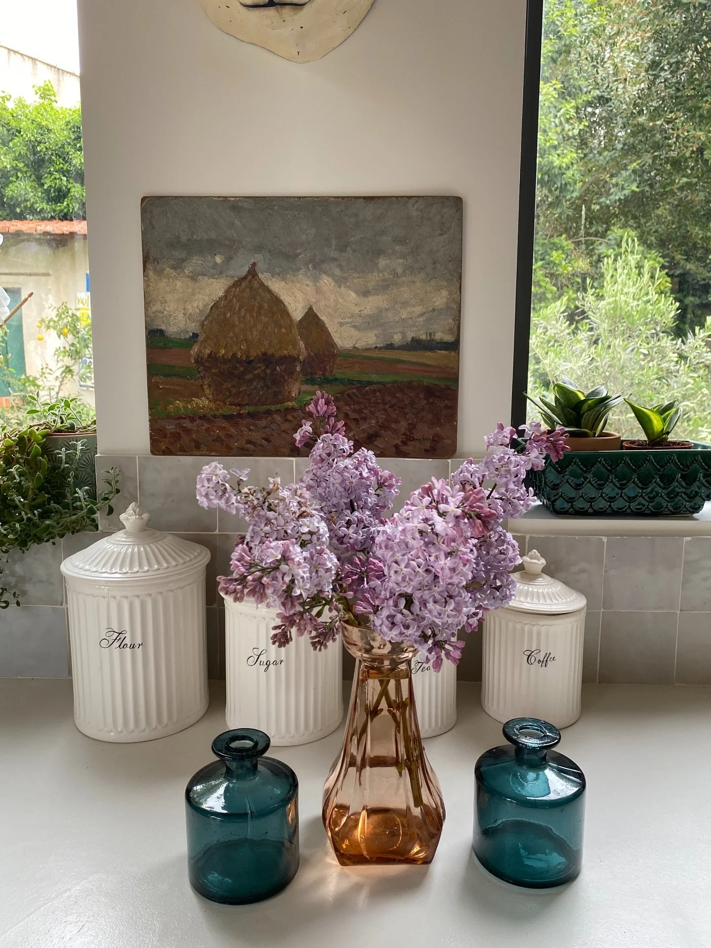 Le temps du lilas&hellip; the season of lilacs #frenchbrocante #interiors #homedecor