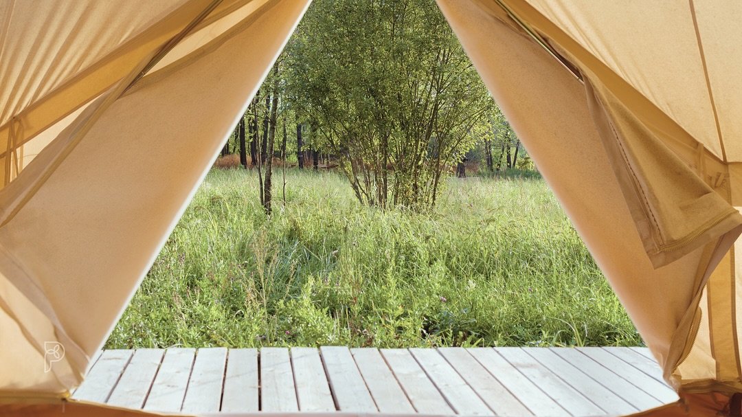 August is here - bringing golden hour glow, juicy stone fruit, and the last sweet stretch of the season. 
 
Whether you&rsquo;re on-the-go or off-the-grid, let this month&rsquo;s wallpaper remind you to slow down and savor the sunsets and those seren