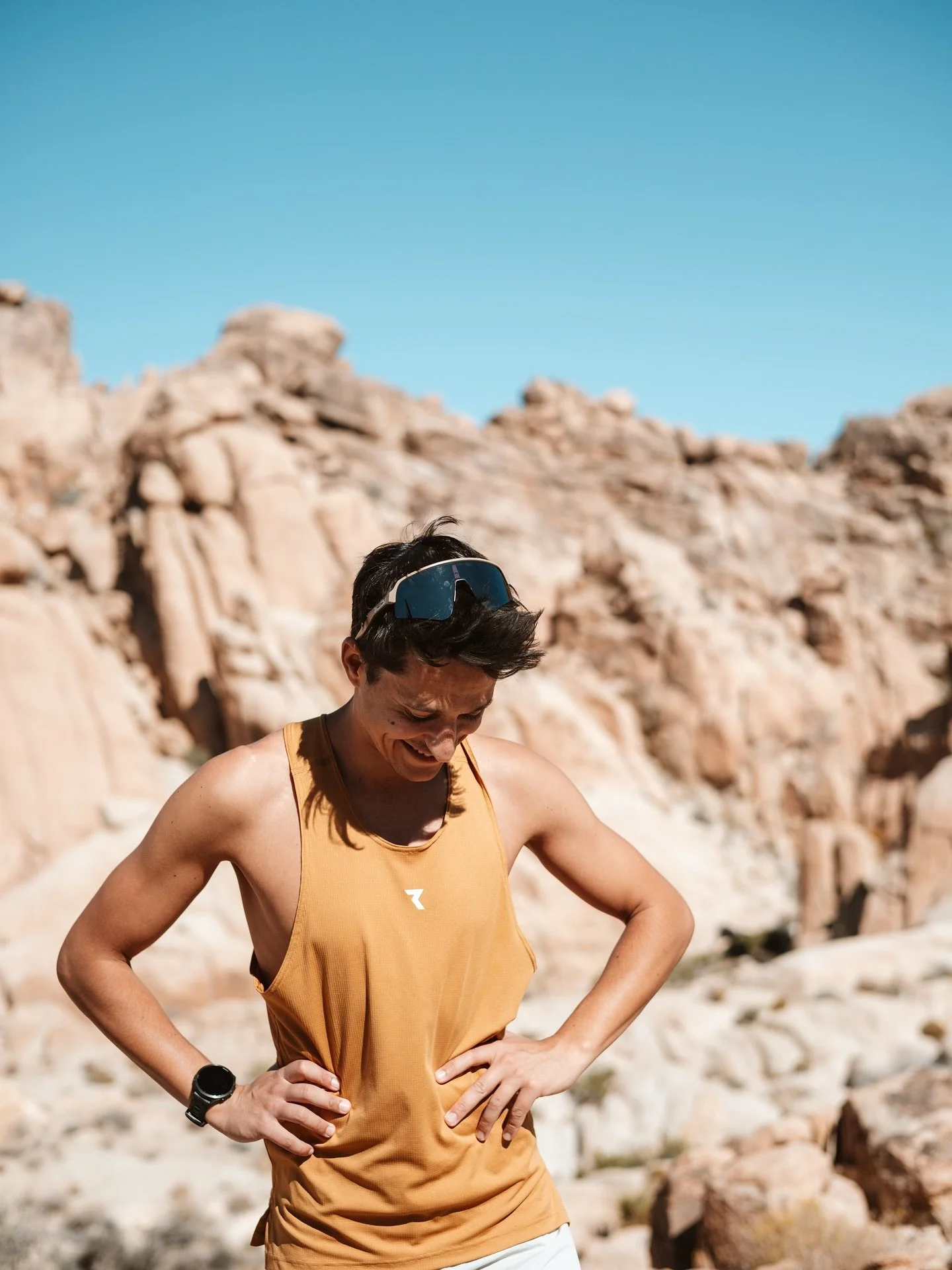 ... wie ich ihn daf&uuml;r liebe, dass er uns immer an die sch&ouml;nsten Orte f&uuml;hrt  und in der stillen Weite des Joshua Tree Parks alles mit Leben f&uuml;llt.🧡
 
#livelately #simplemoments #onlyus #joshuatree #californiadreaming #travel