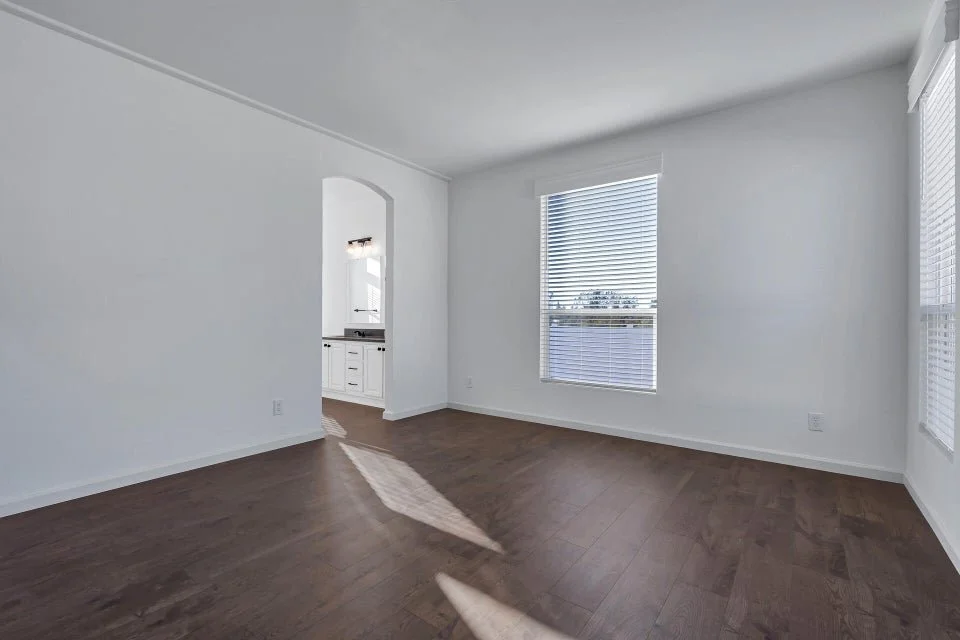 808 Butternut primary bedroom1.jpg