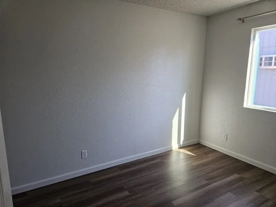 1270_Bradley_bedroom1_50.jpg