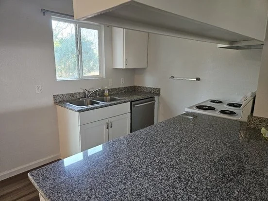 1270_Bradley_kitchen_50.jpg