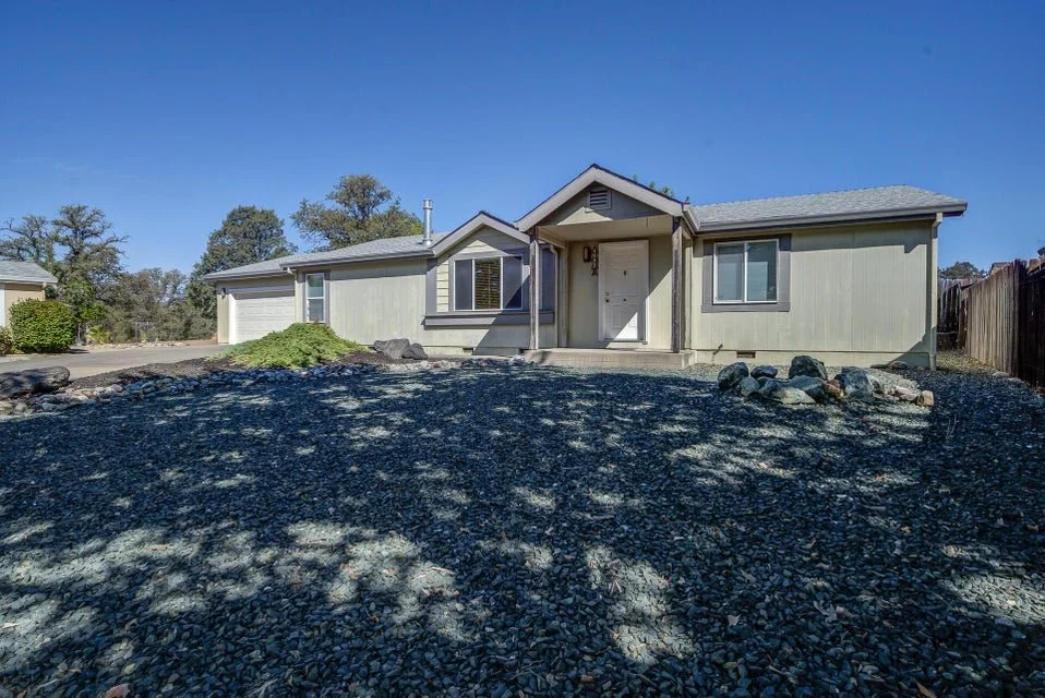 4552 Hickory Front2.jpg
