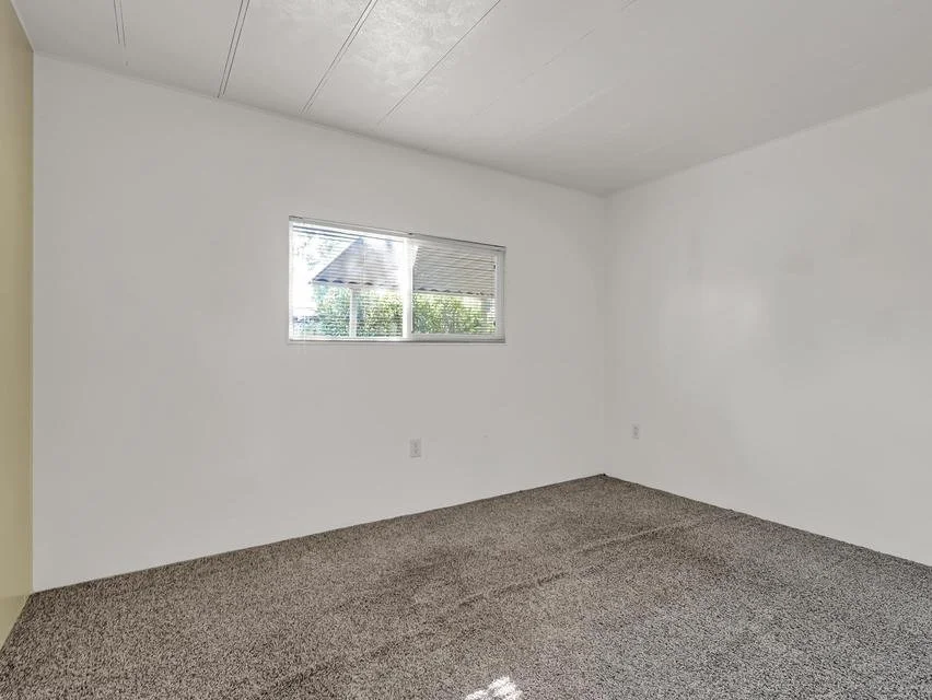 488 Brushwood bedroom.jpg