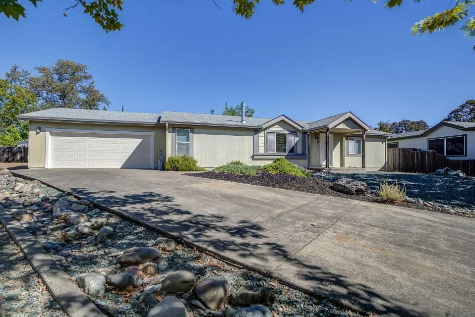 4552 Hickory Front1.jpg
