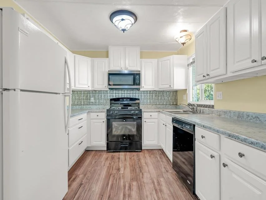 488 Brushwood kitchen1.jpg