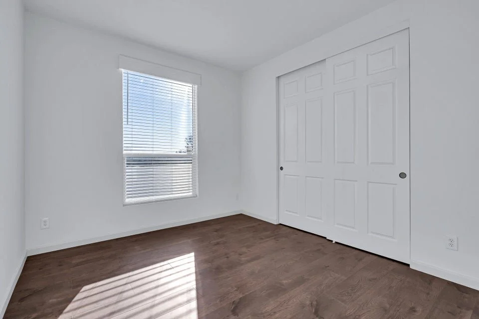 808 Butternut bedroom.jpg