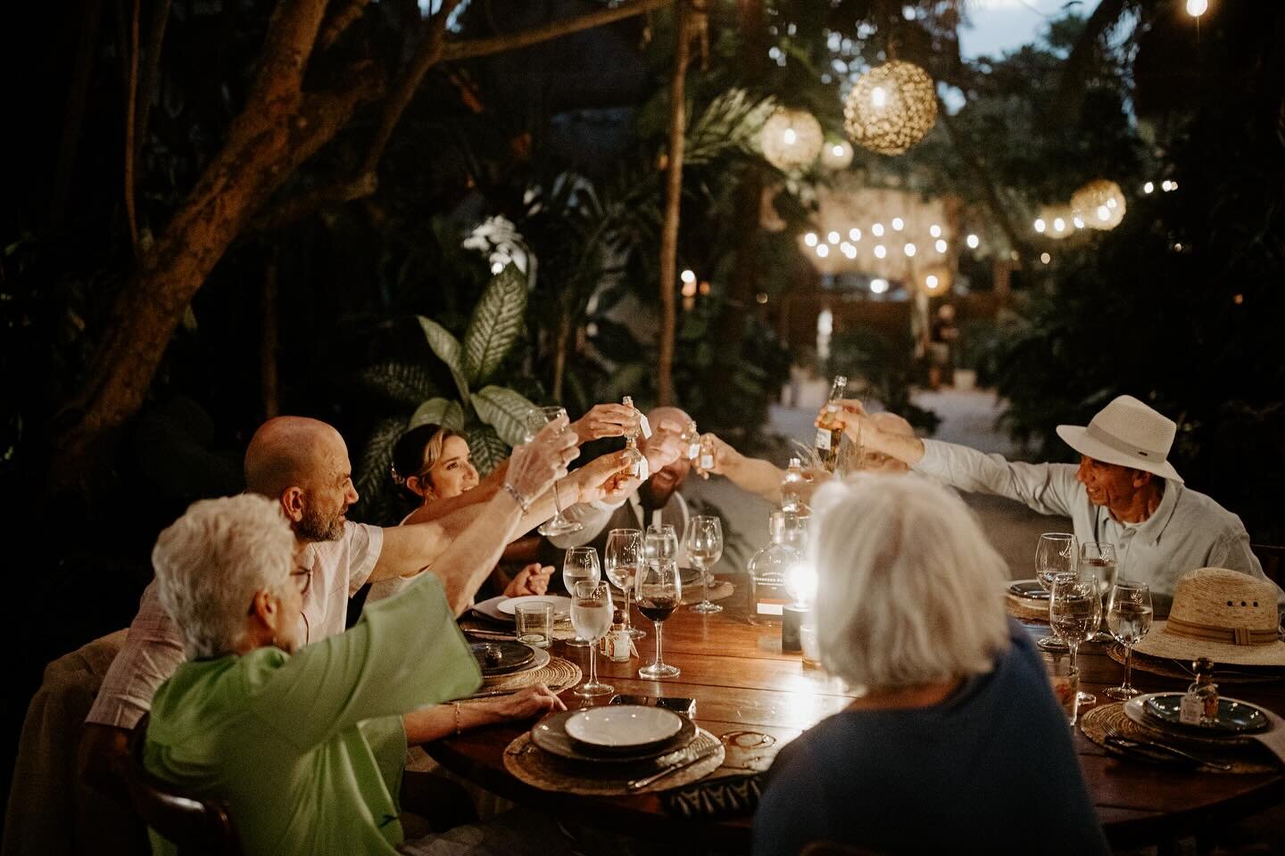 Round tables and tequila toasts. 

We also like round tables, and we like them a lot. Especially the ones for 8 or 10 people. It is much easier to talk, toast, and share. 
Small details to keep in mind when deciding where or how to seat your guests a