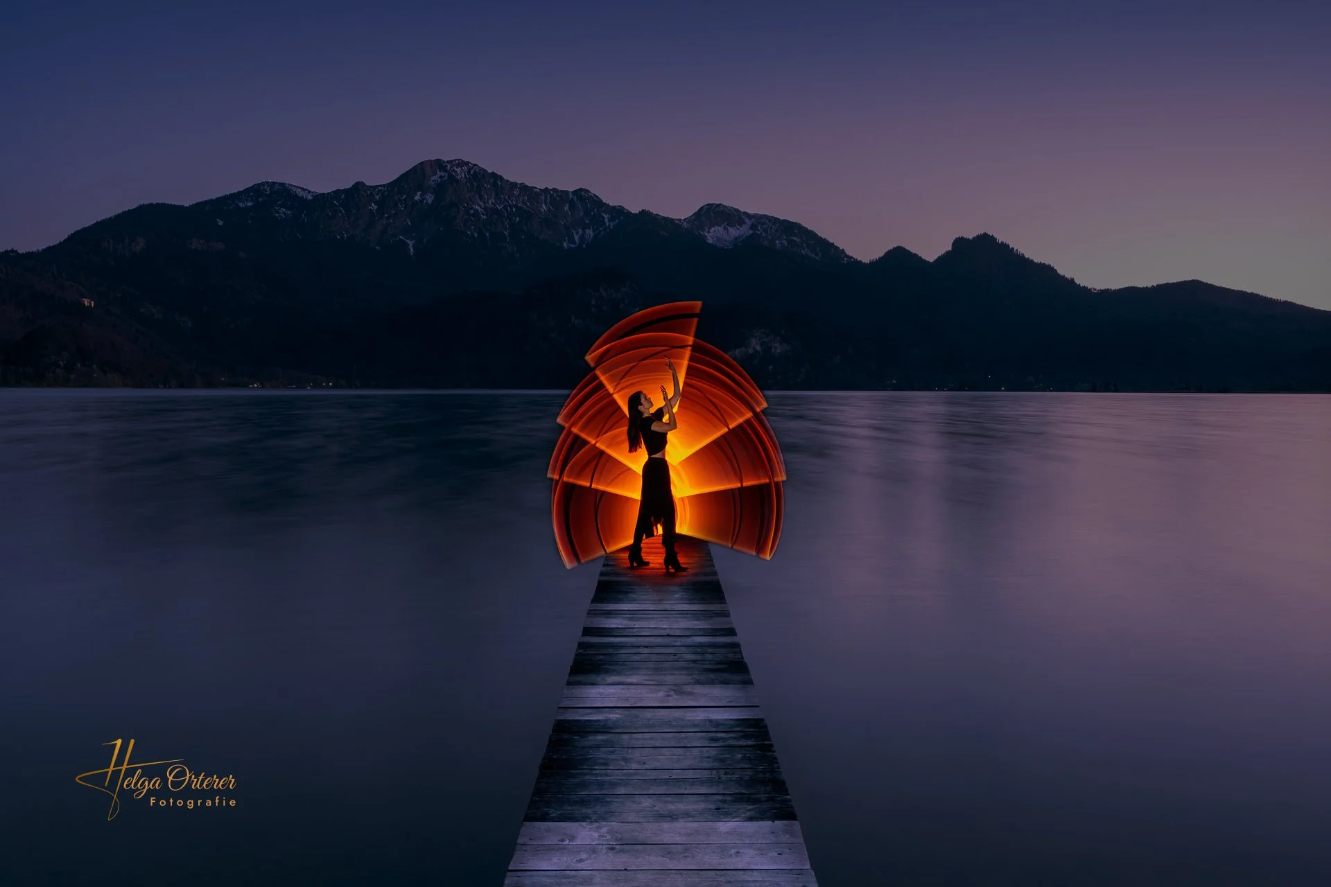9075_Lightpainting Kochelsee_20220417-Bearbeitet_5.jpg