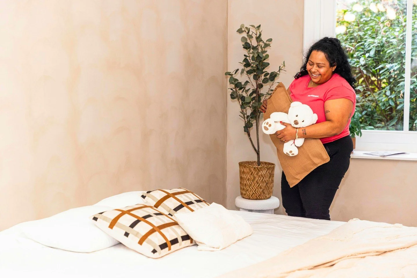 ✈️ Zo&hellip; ik ben er even tussenuit 😄

Maar geen zorgen: lopende projecten worden gewoon volgens afspraak aangeleverd. ✅ 

Ik ben een weekje weg, wat betekent dat reacties soms iets langer kunnen duren dan je van me gewend bent. Bij dringende vra