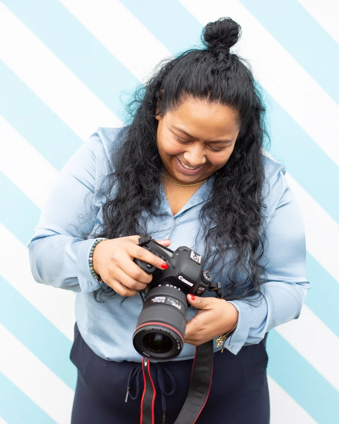 Dit is zo&rsquo;n keuken waar je denkt:
ok&eacute;&hellip; hier wil ik wel koken. 😍

(en waarschijnlijk ook blijven hangen voor het eindresultaat 😜)

Deze sneak preview sprak al boekdelen&hellip;
die lach ging er niet meer af 😄

Swipe &rarr; voor 