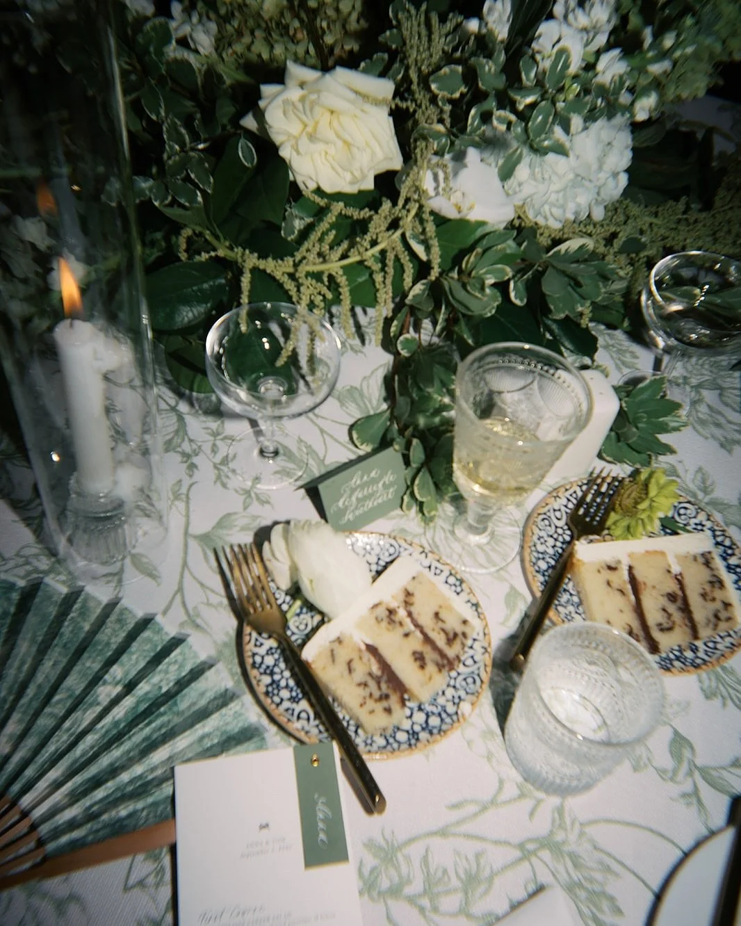 a perfect combination of modern sophistication and timeless charm. A&amp;T&rsquo;s day was nothing short of a fairytale. 

the last photo perfectly captures how I imagine couples&rsquo; react to seeing their day-of details for the first time 🥹 🖤

p