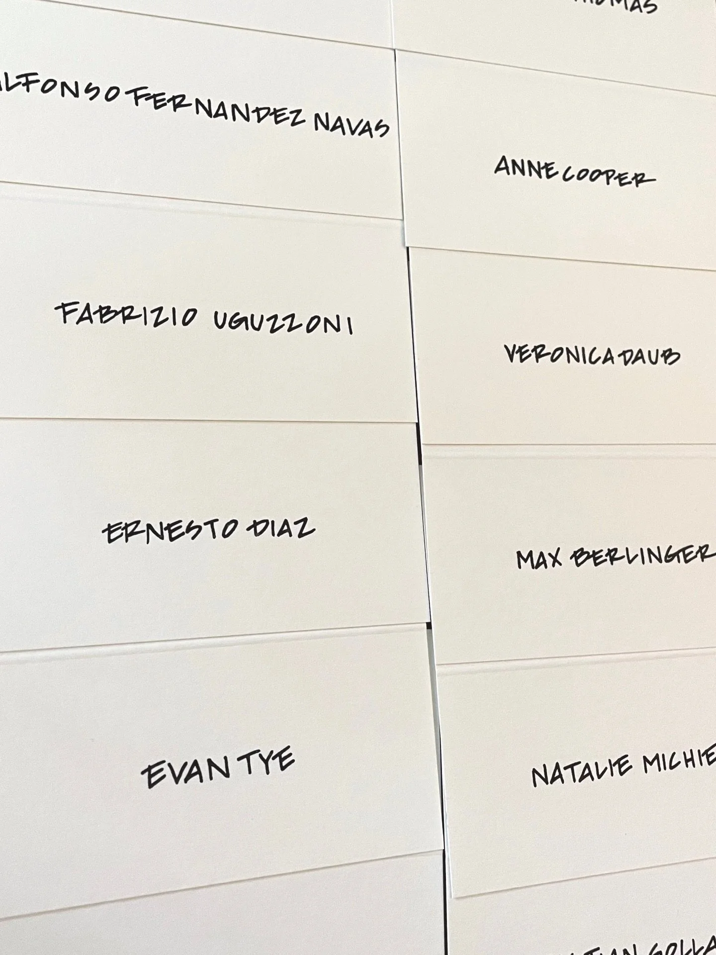 there&rsquo;s nothing more humbling than trying to match a certain calligraphy or lettering style 🙃

really questioned my sanity with these place cards, trying to get the angles right on the S and a perfectly wide but slim O, also at an angle 🧐 

d