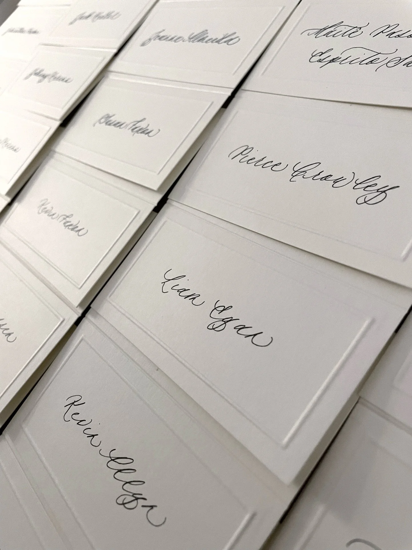 embossed place cards with calligraphy. sometimes simplicity is all you need 👌

these were just a small touch of C&amp;W&rsquo;s impeccable fall wedding at @bluehillfarm. with such a dramatic candlelit backdrop, we chose a minimal yet elevated approa