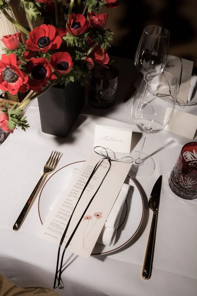 custom-menu-design-with-calligraphy-place-cards.jpg
