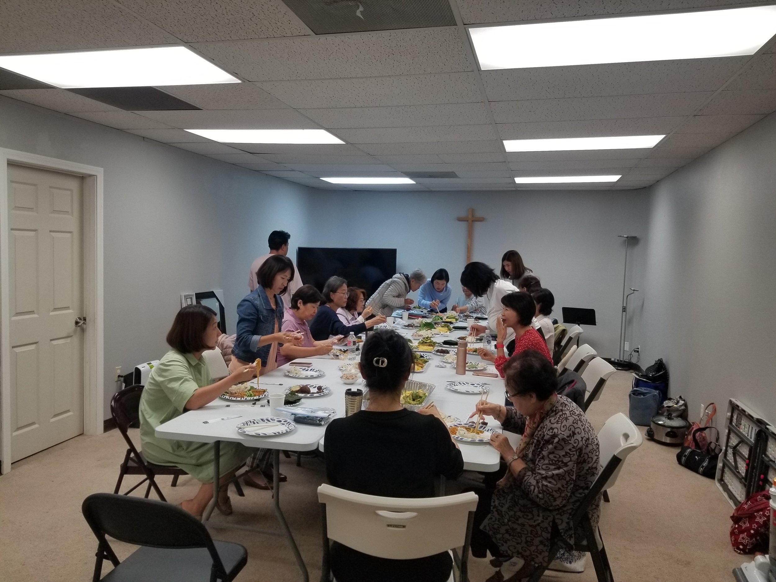 전체 중보기도모임으로 모입니다.