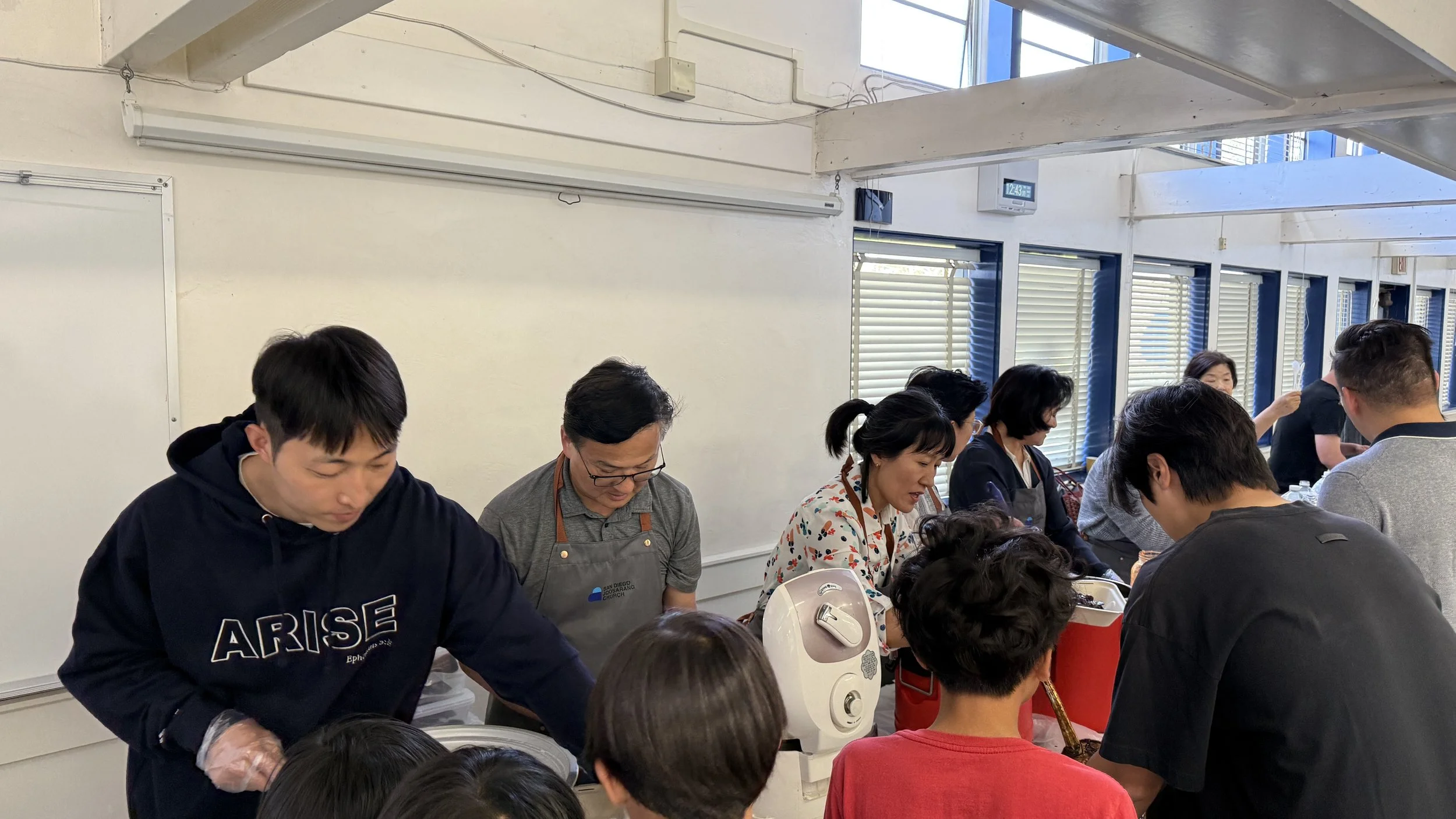 아주 맛있는 짜장밥이 오늘 나왔네요.  준비하신 목장 식구들께 감사를 드립니다. 