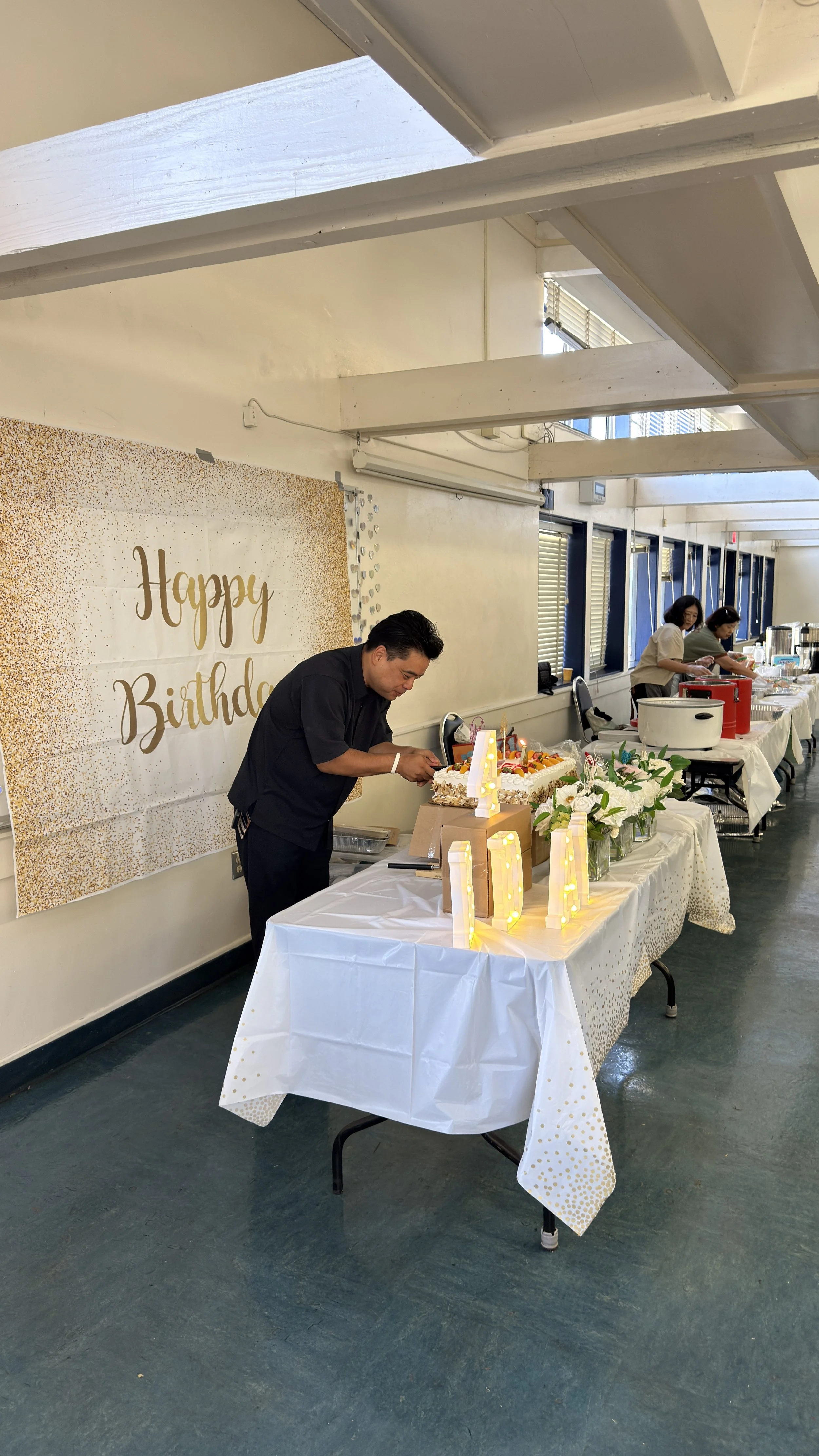 담임목사님의 4주년 축하케익크 커팅