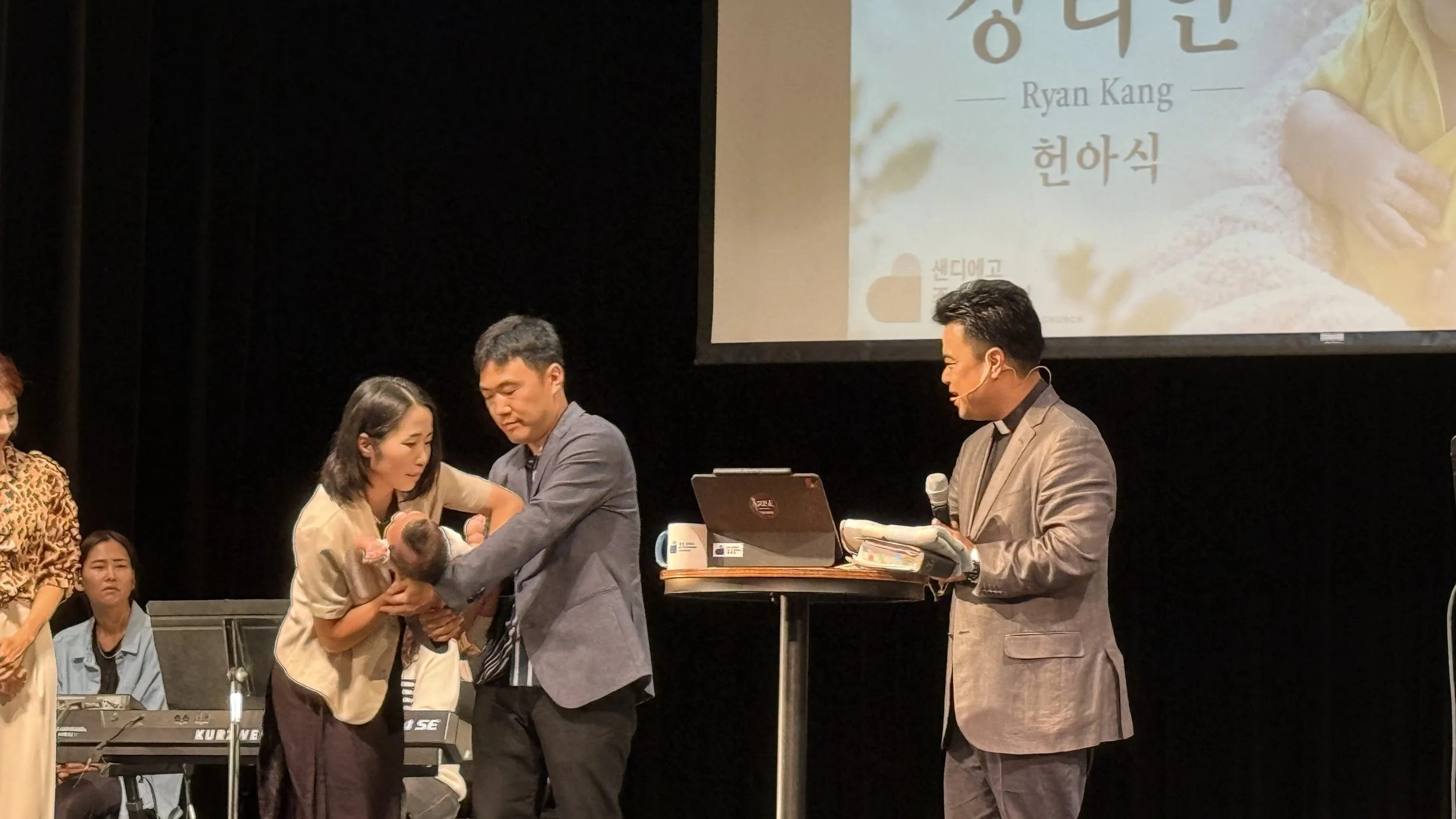 헌아식
