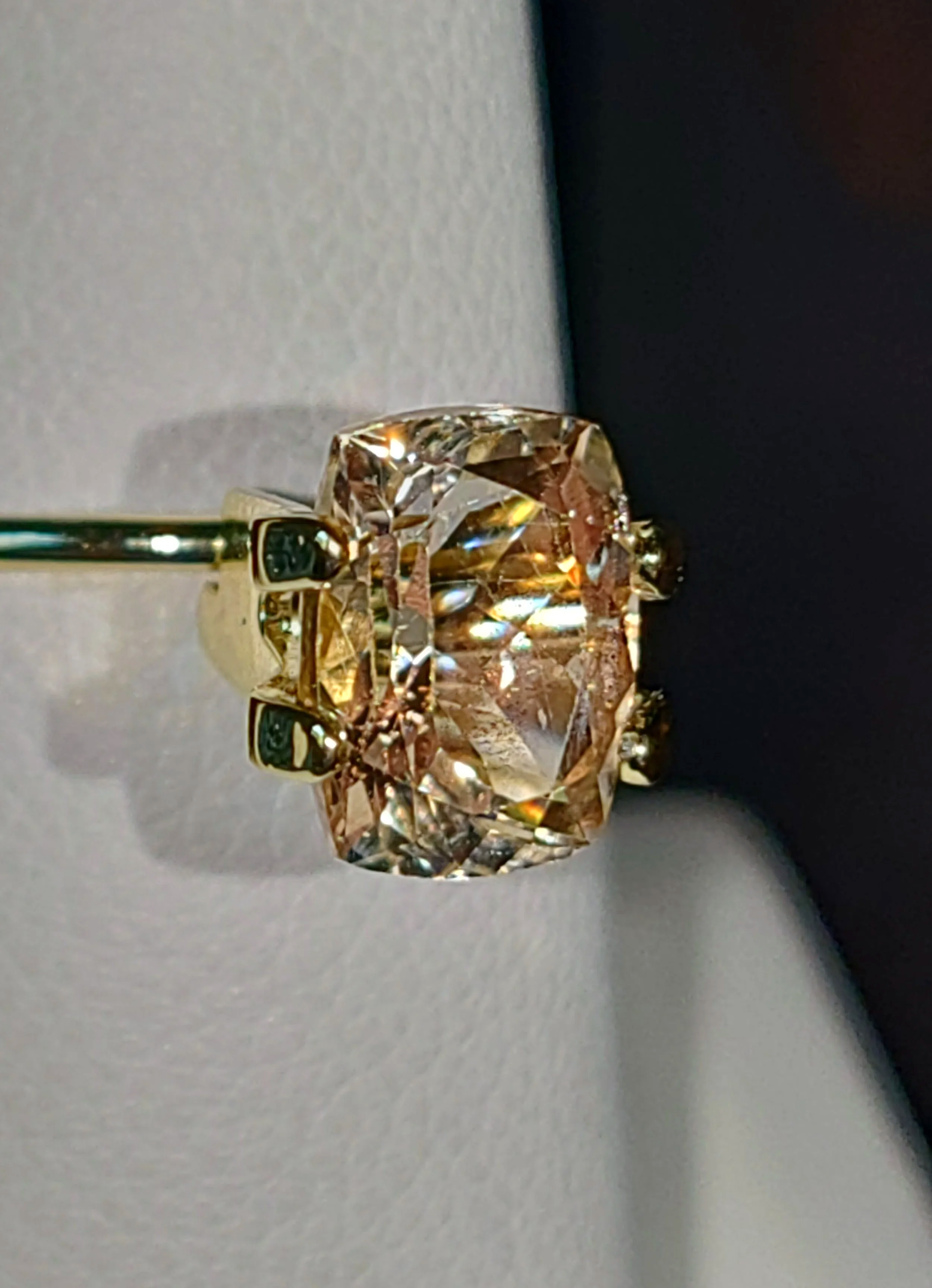 Genuine Oregon Sunstone 1.58ct from TheCoveAtFoxHollow.com