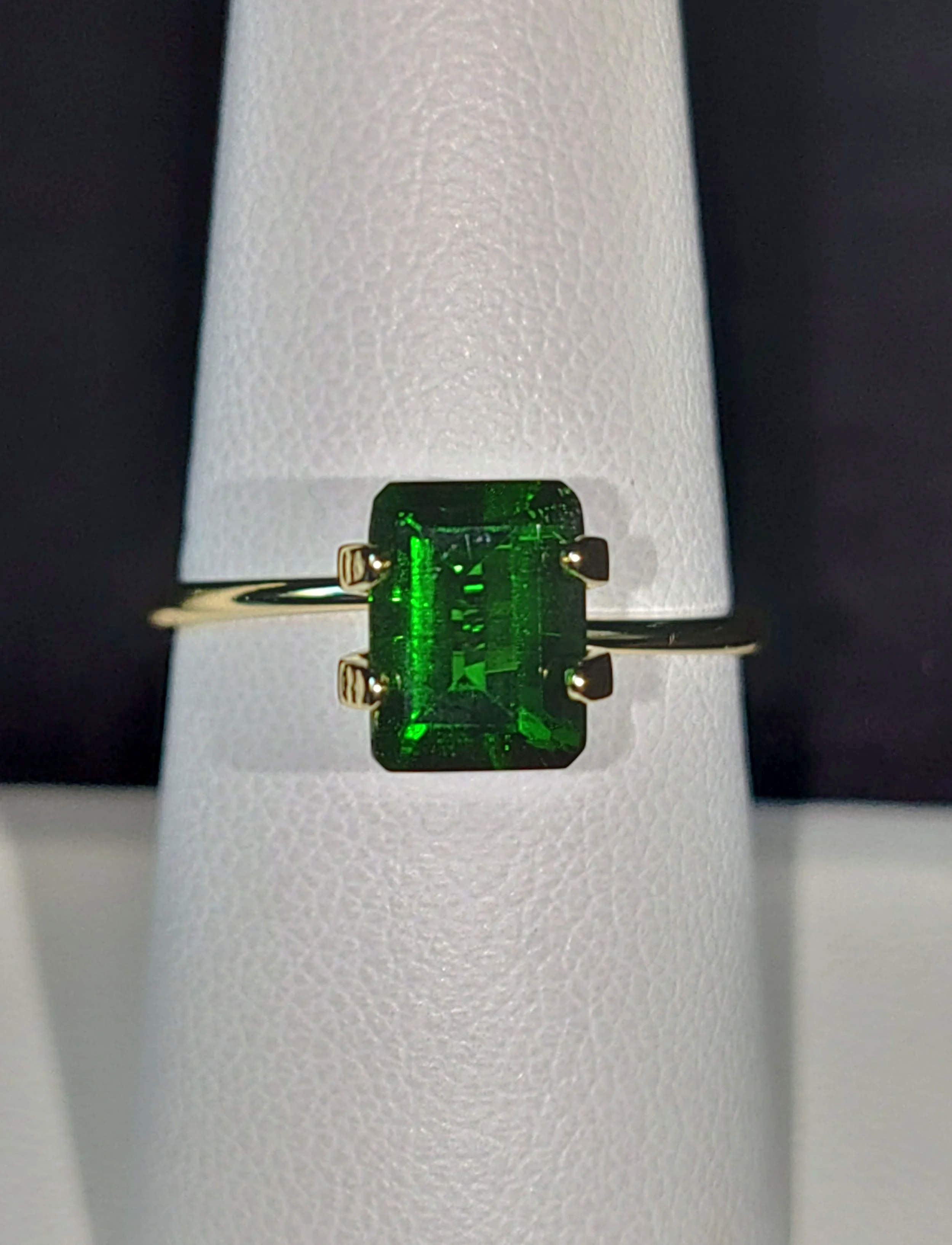 Genuine Chrome Diopside 1.50ct from TheCoveAtFoxHollow.com
