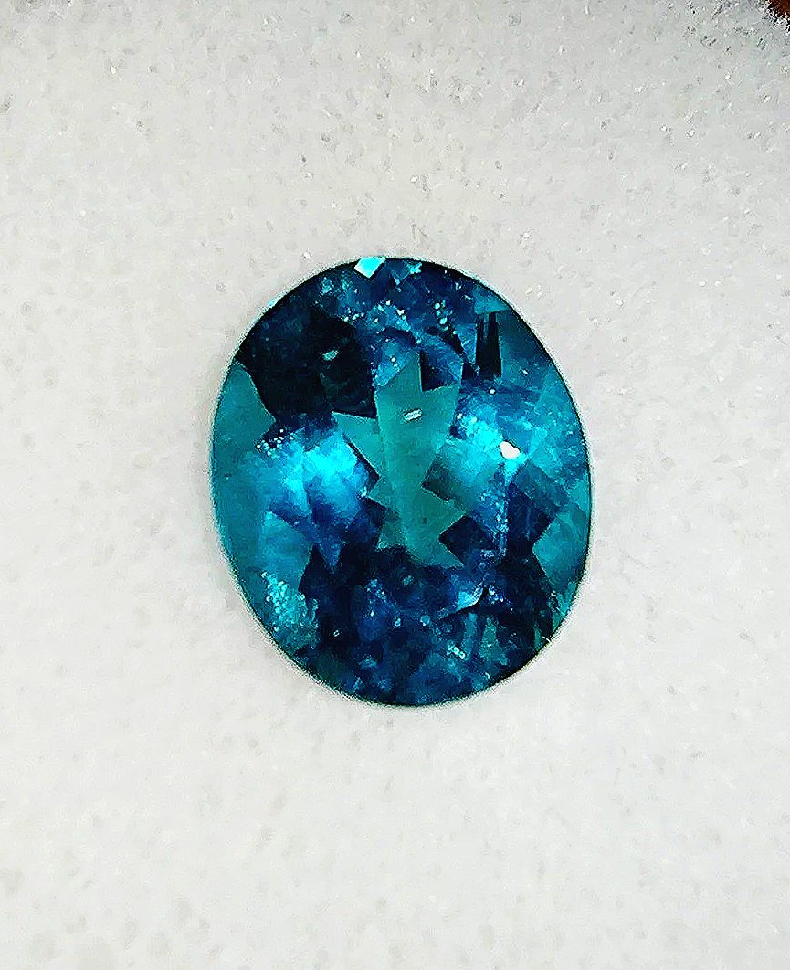 Neon Blue Apatite 6.74 carats • Oval
