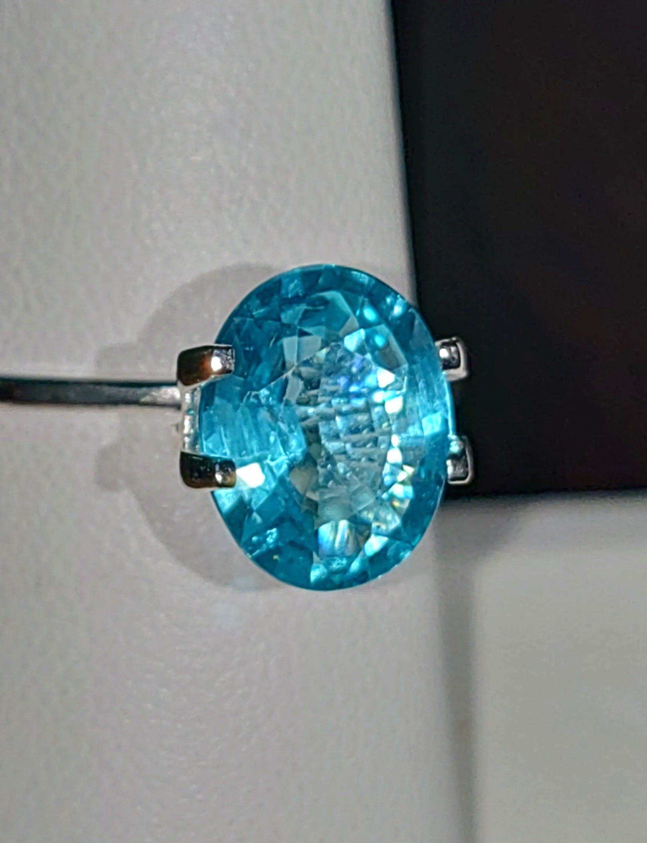 Neon Blue Apatite 2.85ct