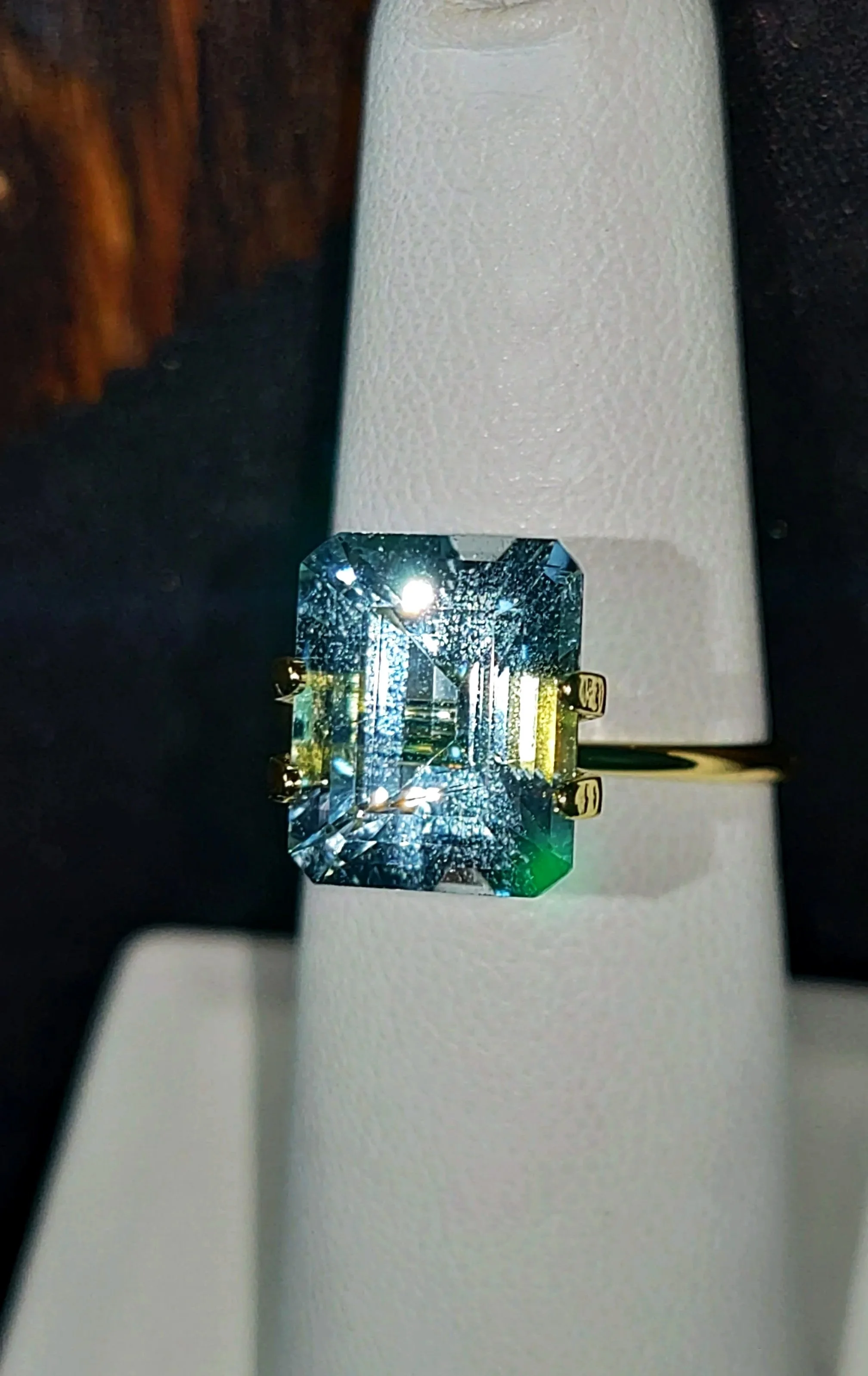 Genuine Unheated Aquamarine 4.07ct from TheCoveAtFoxHollow.com