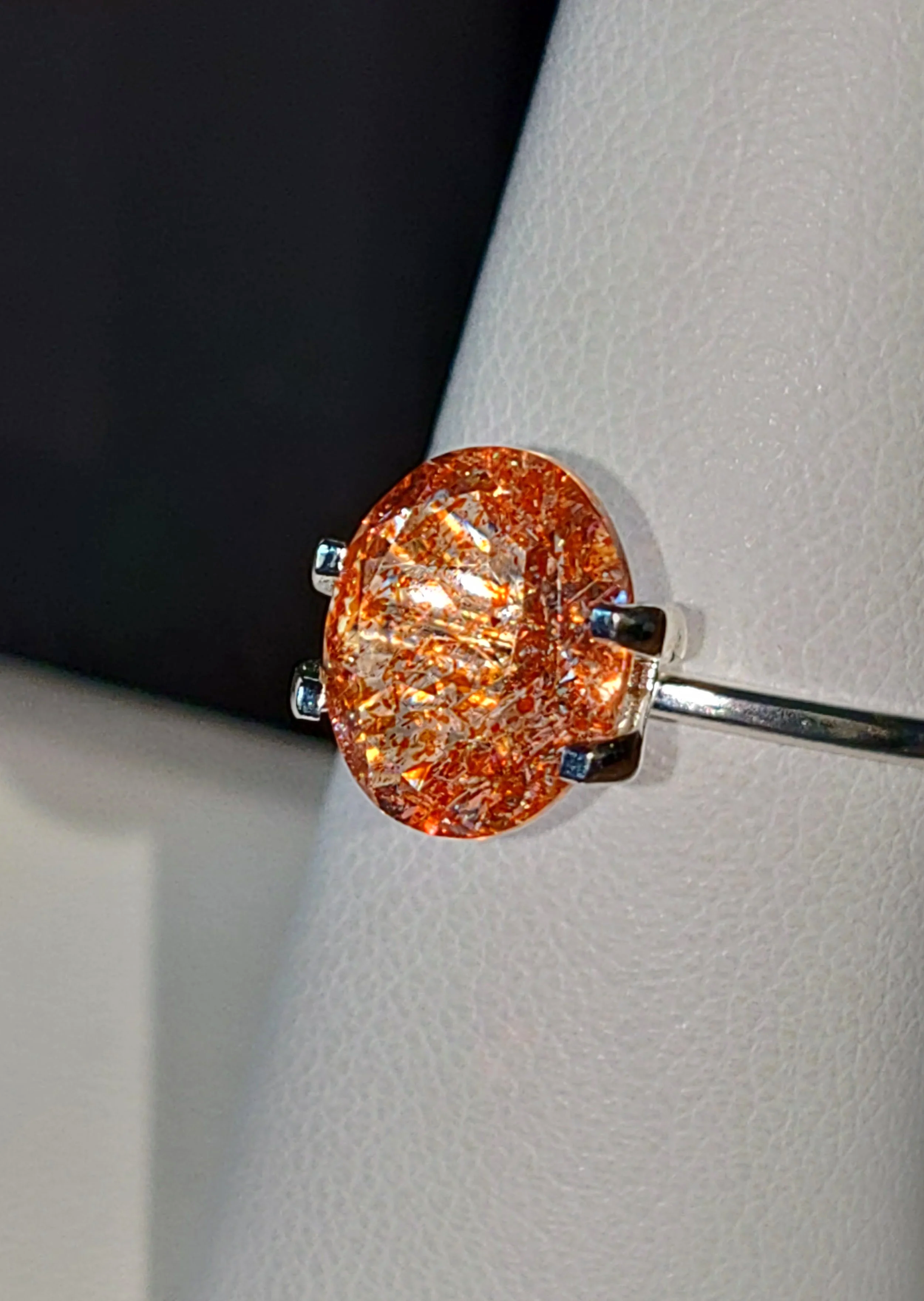 2.56ct+Tanzanian+Sunstone+%286%29.png