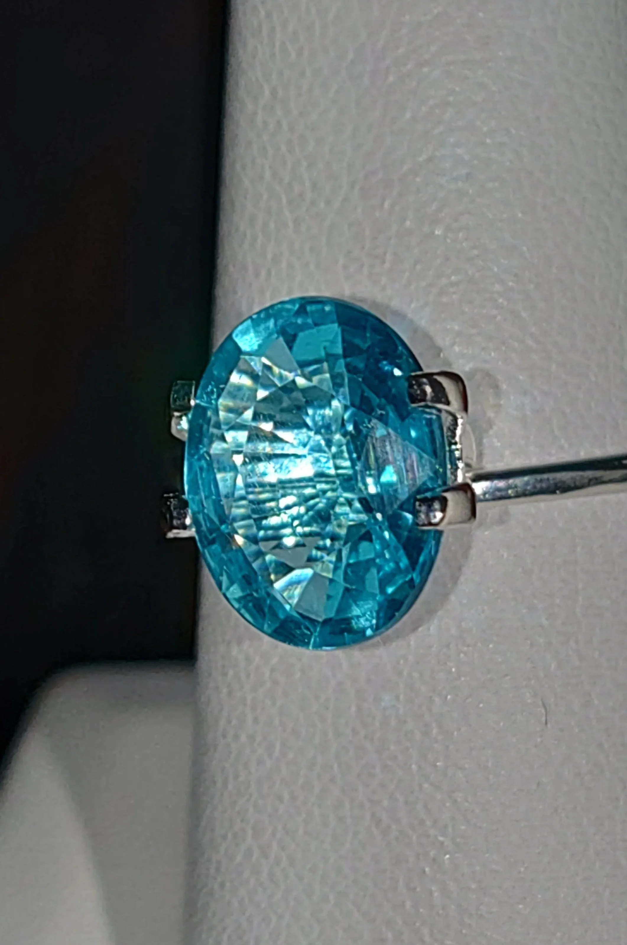 Genuine Apatite 2.85ct from TheCoveAtFoxHollow.com