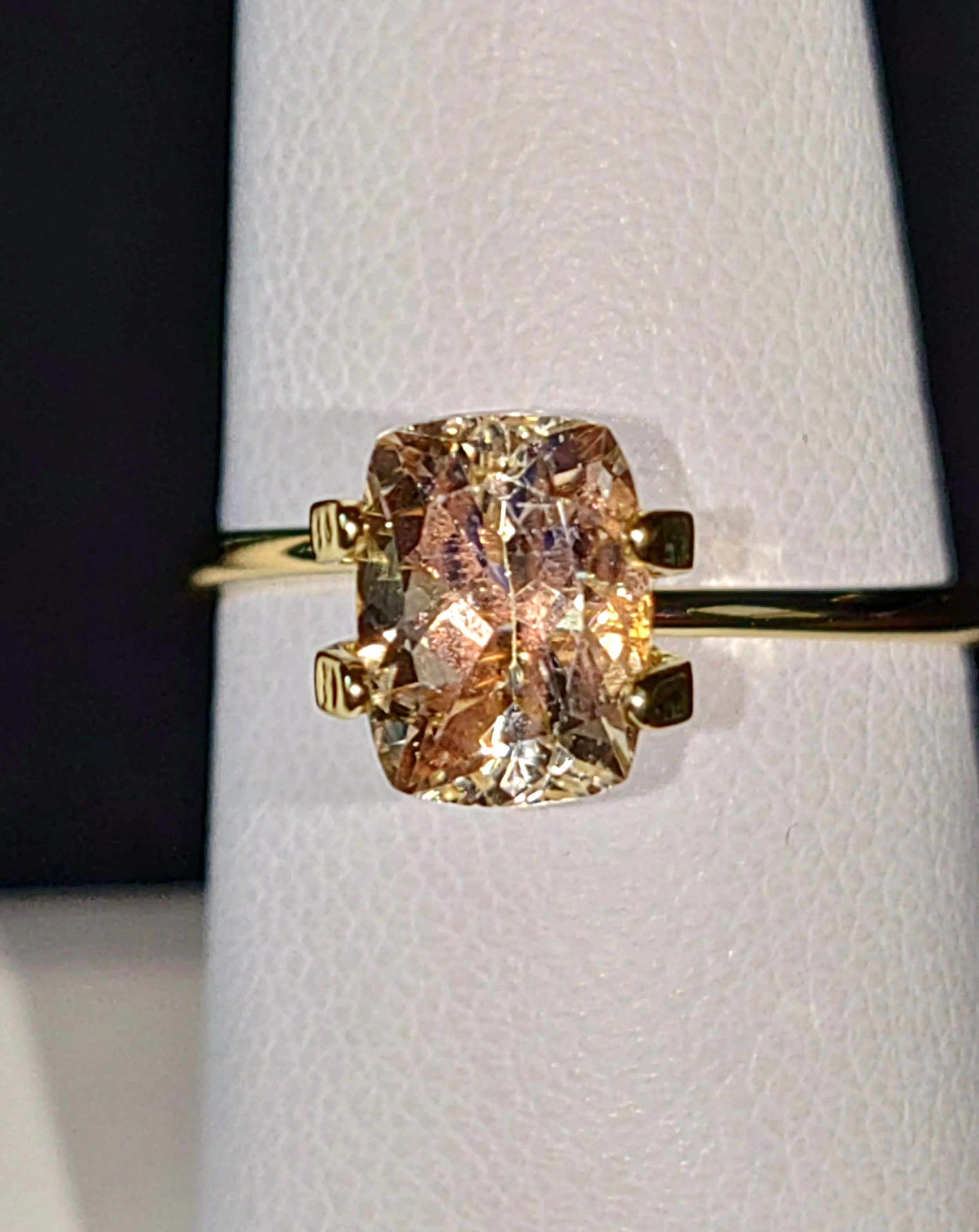 Genuine Oregon Sunstone 1.58ct from TheCoveAtFoxHollow.com