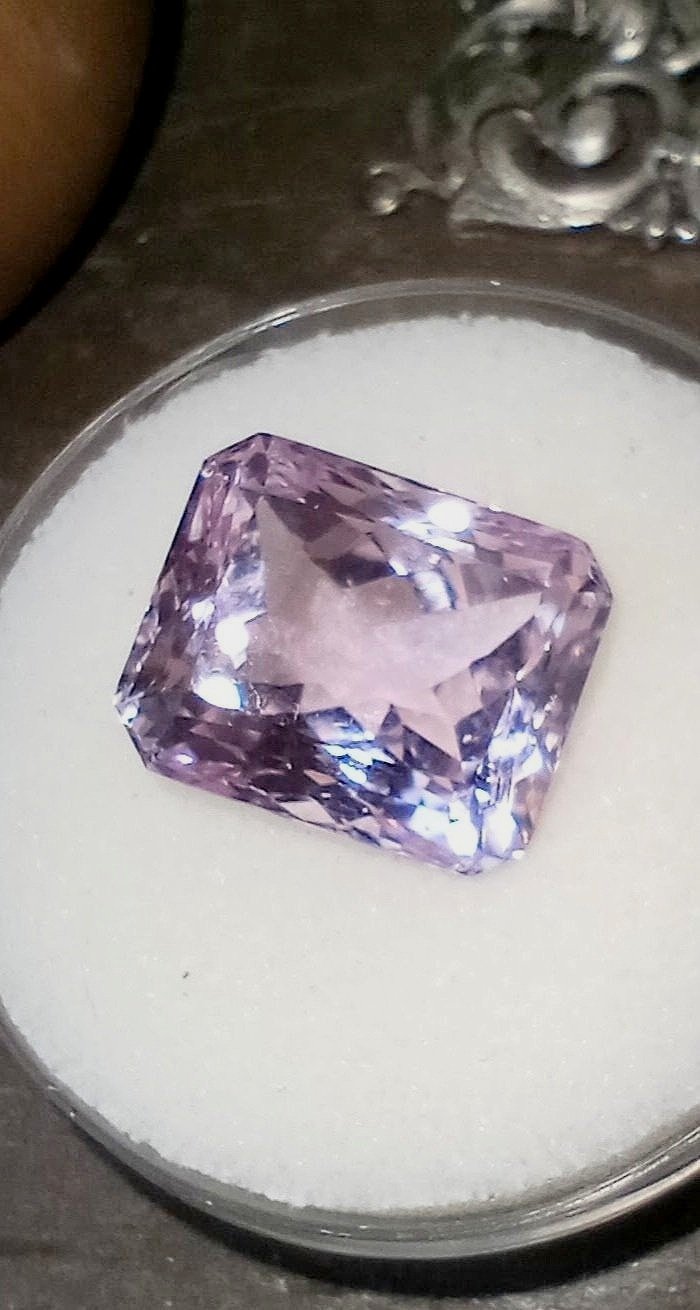 Genuine Kunzite 27.33ct from thecoveatfoxhollow.com