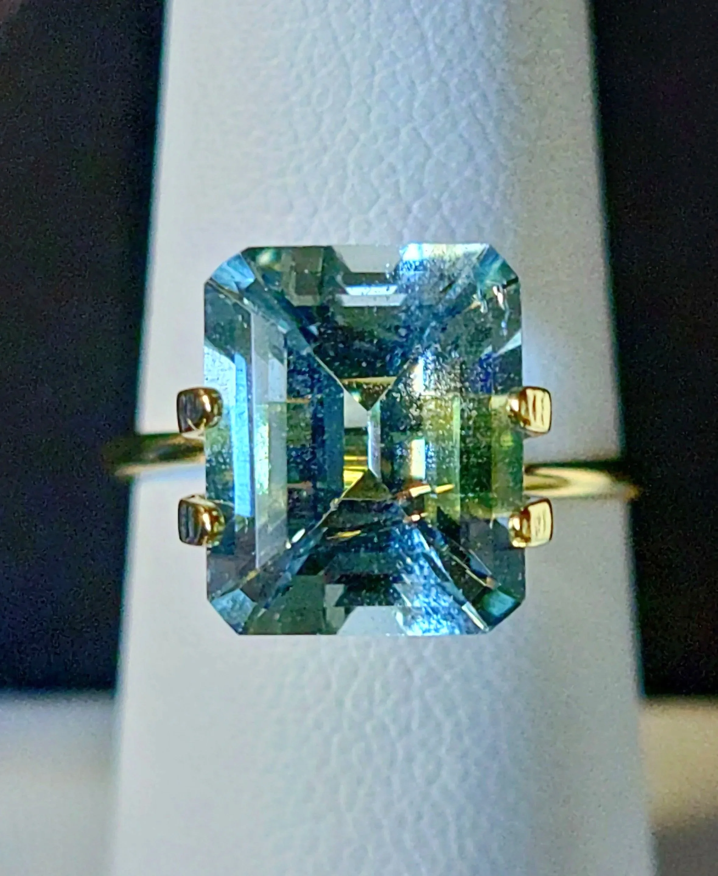 Genuine Unheated Aquamarine 4.07ct from TheCoveAtFoxHollow.com