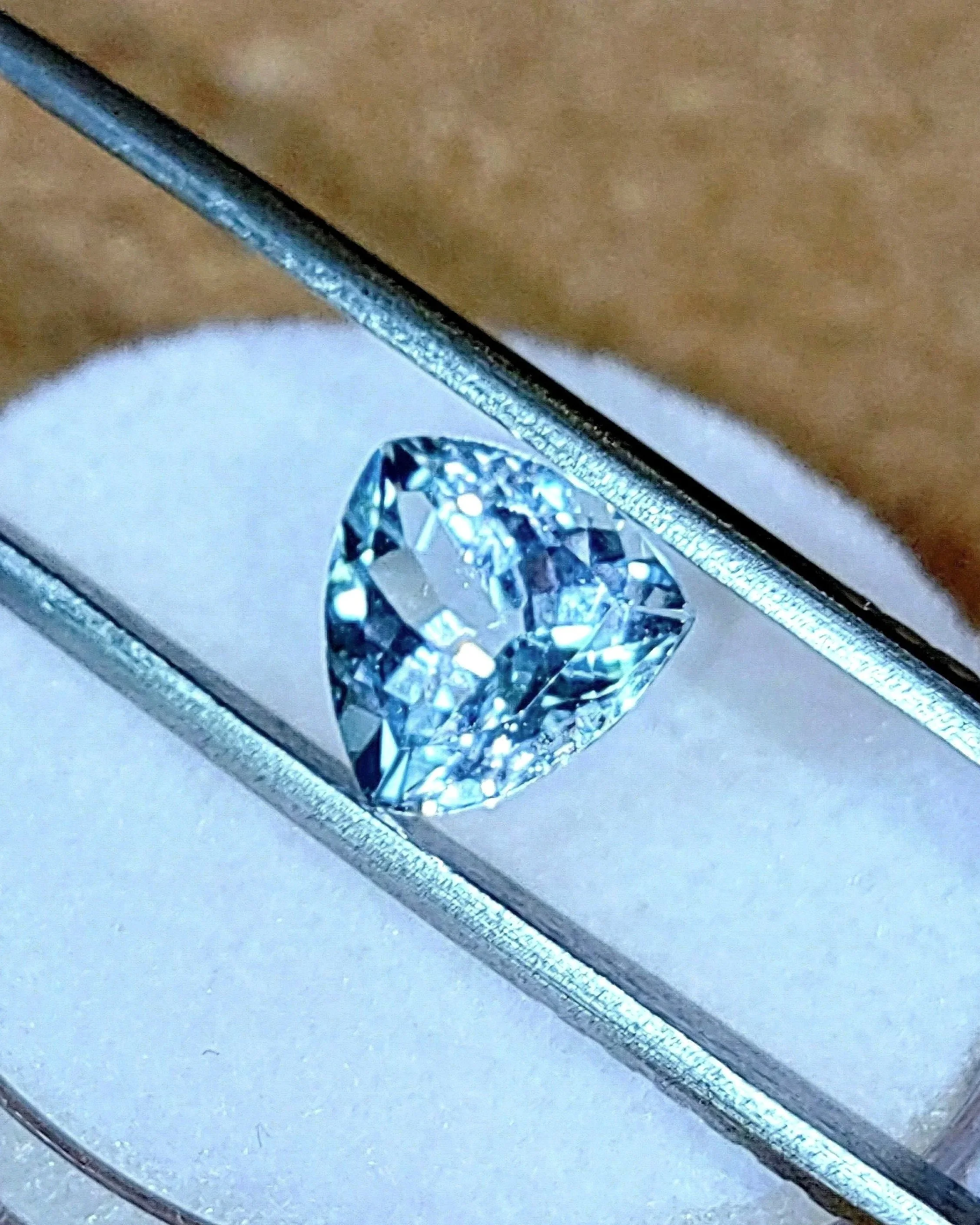 Genuine Unheated Untreated Aquamarine 1.67ct from thecoveatfoxhollow.com