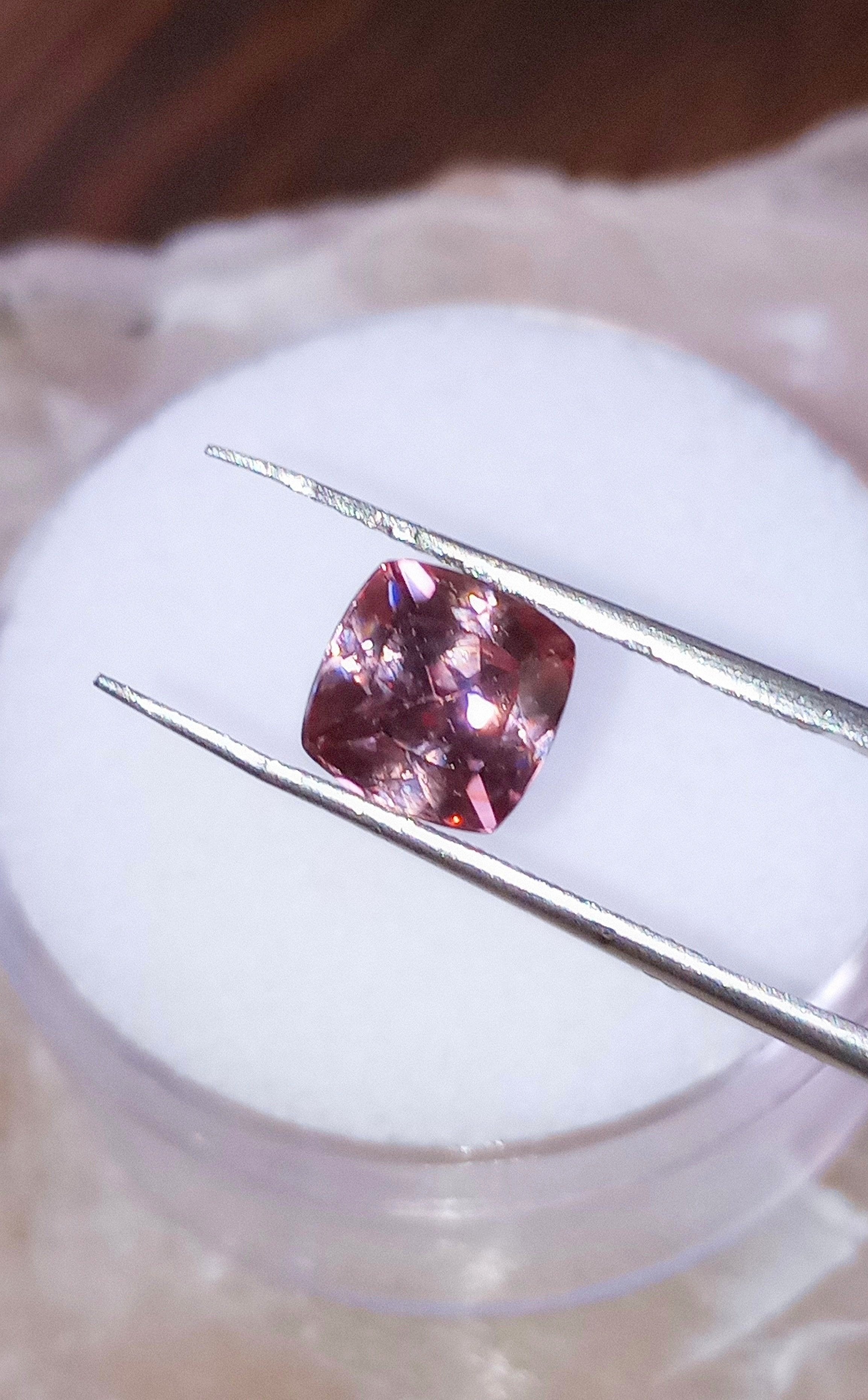 Red Zircon 2.31ct