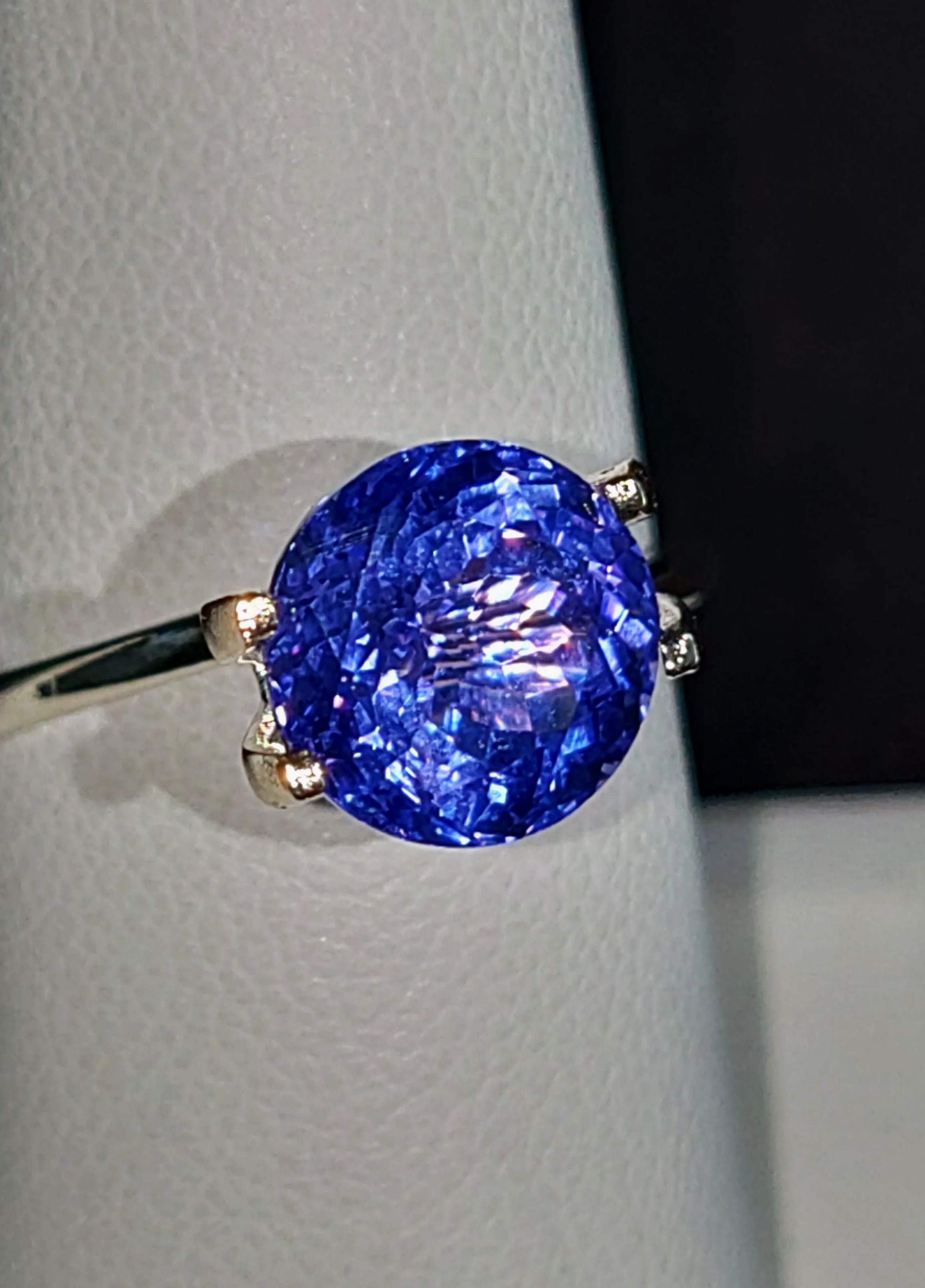 3.24ct%2BTanzanite%2B%25281%2529.png