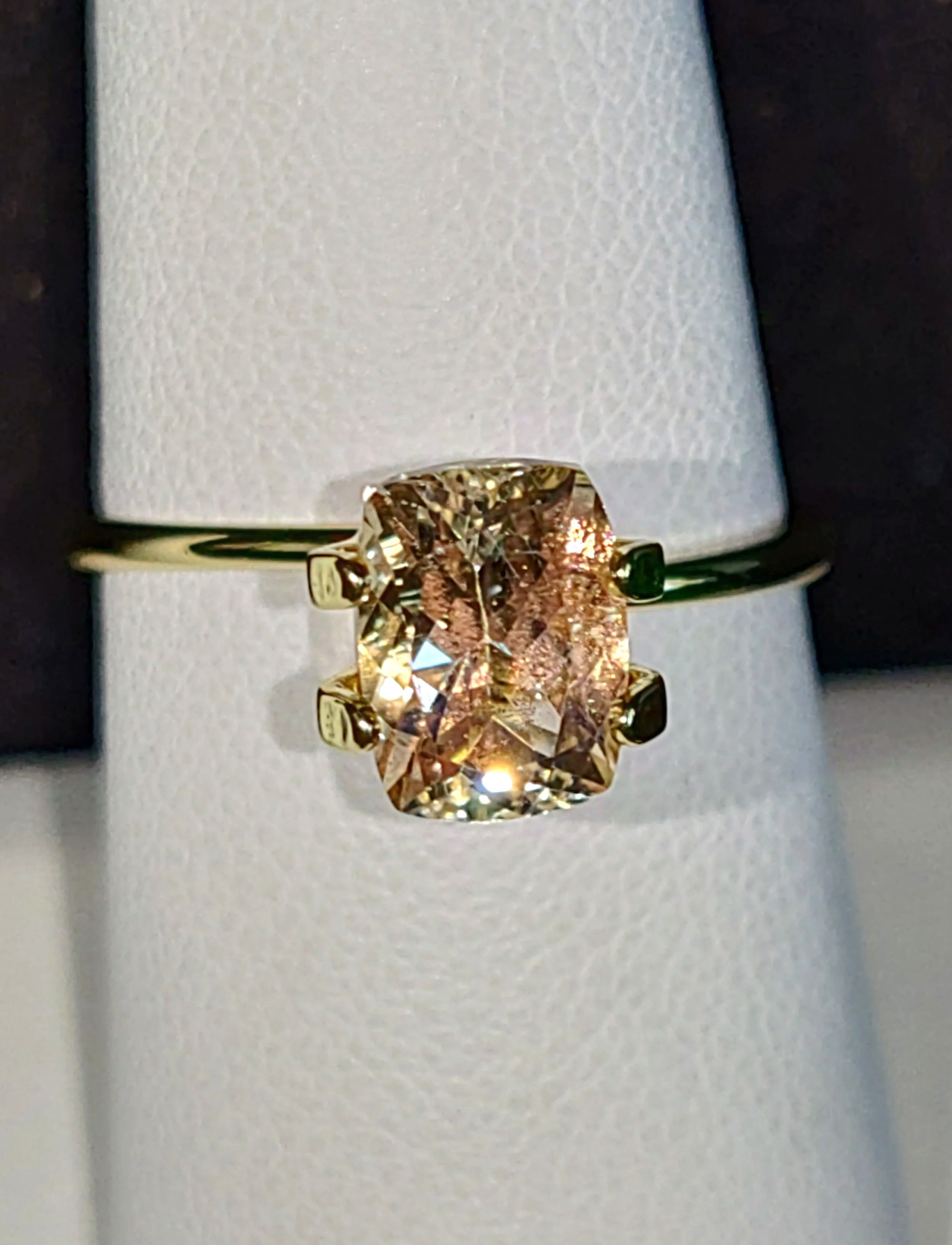 Genuine Oregon Sunstone 1.58ct from TheCoveAtFoxHollow.com