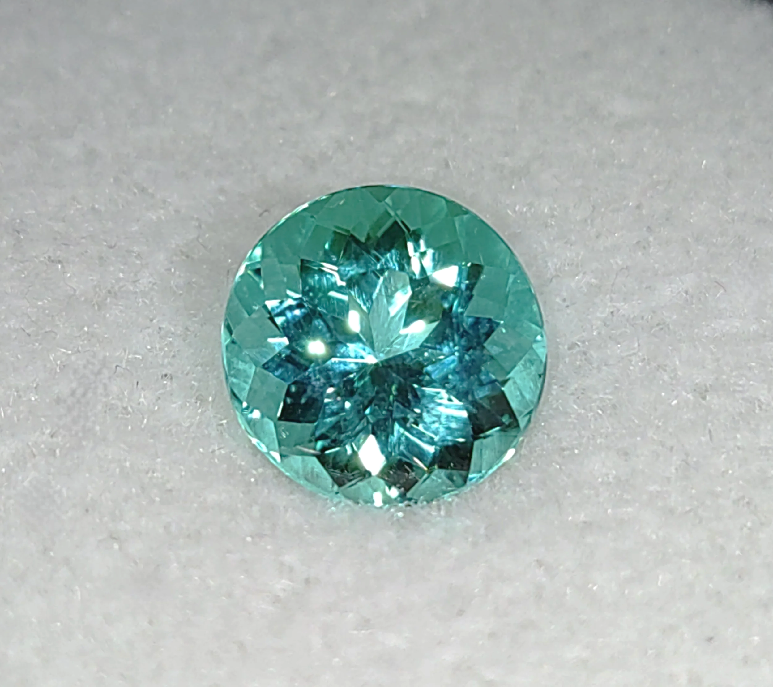 Neon Paraiba Tourmaline 2.83 carats • Portuguese Round