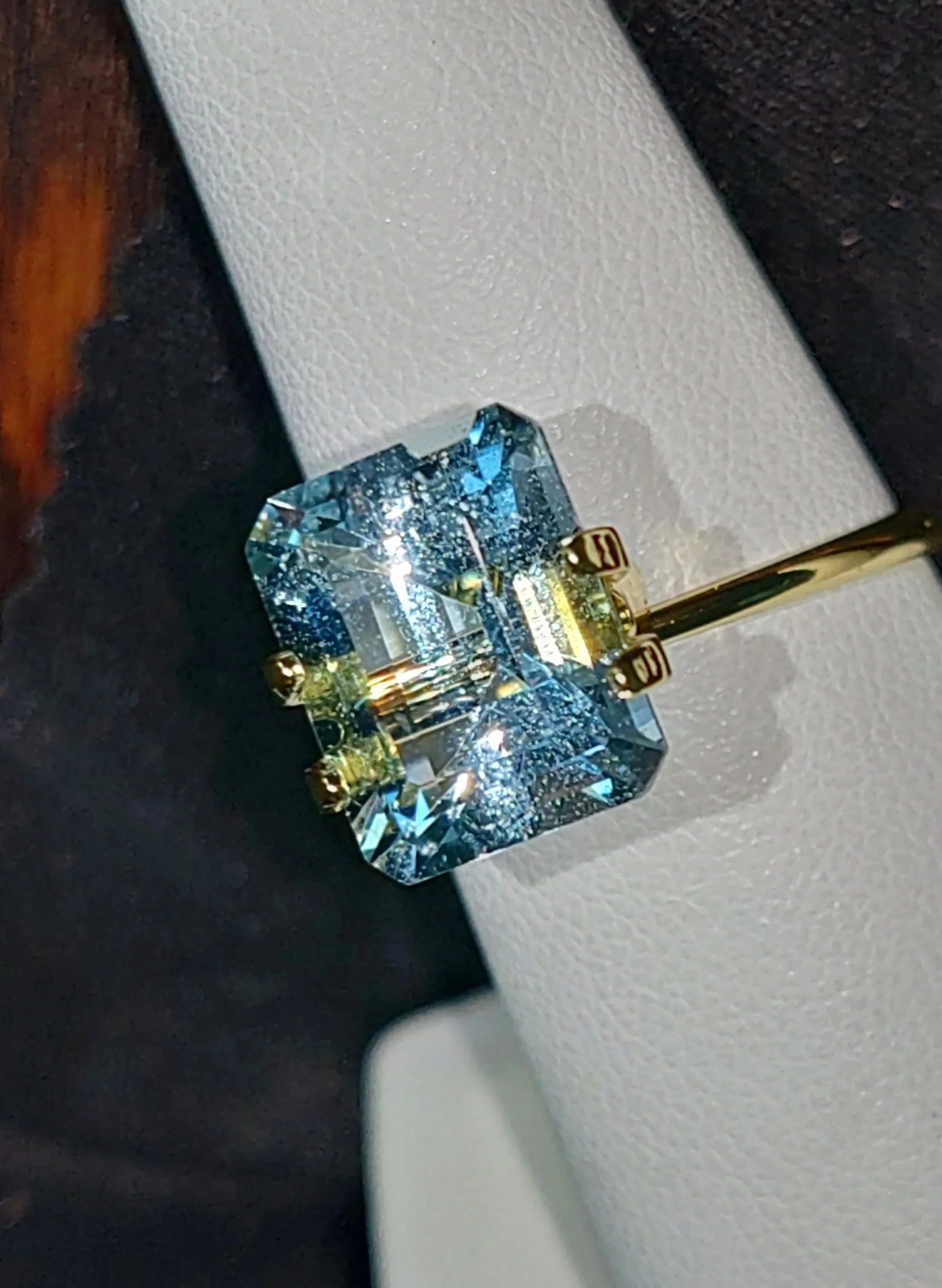 Genuine Unheated Aquamarine 4.07ct from TheCoveAtFoxHollow.com