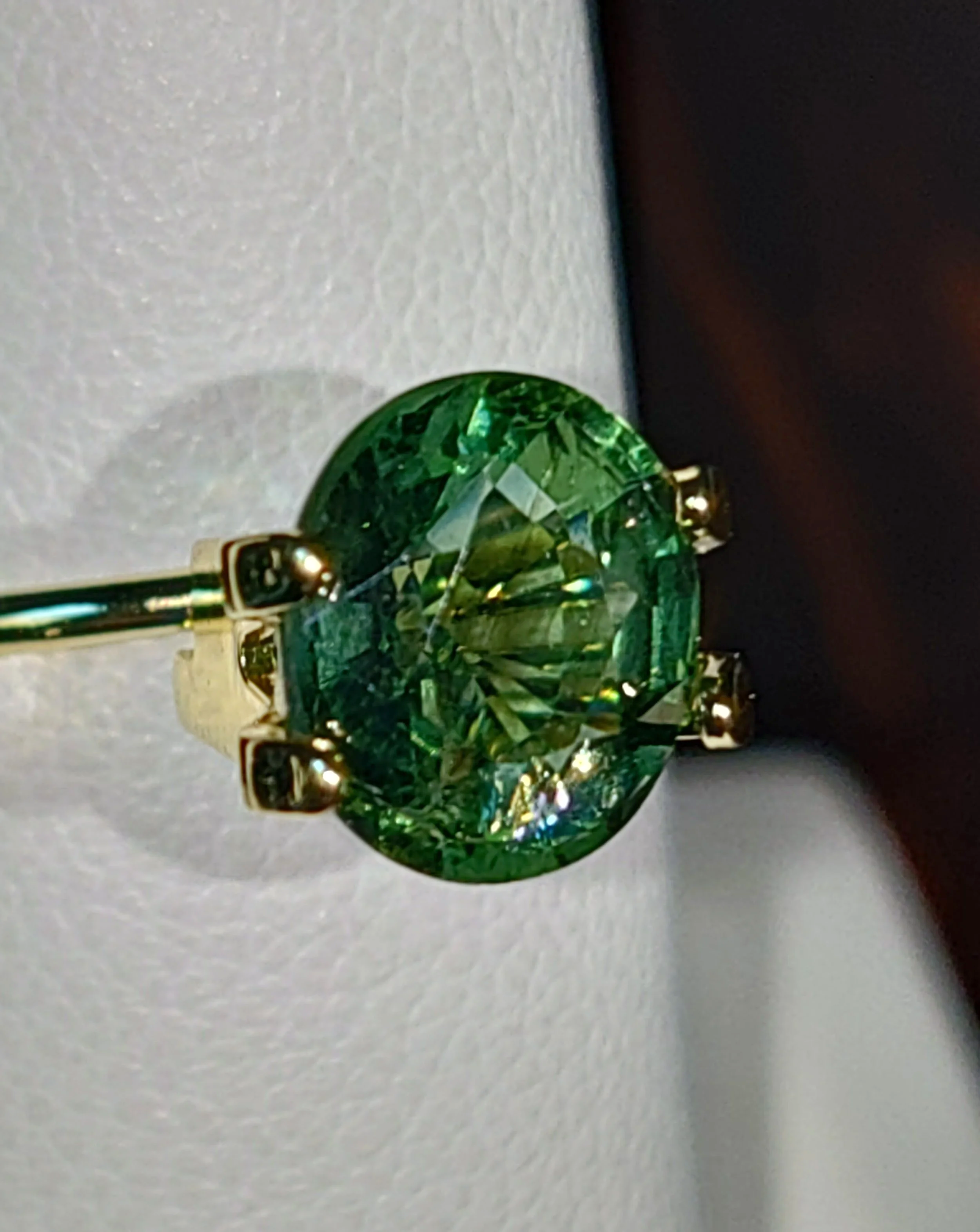 Genuine Unheated Green Apatite 1.70ct from TheCoveAtFoxHollow.com