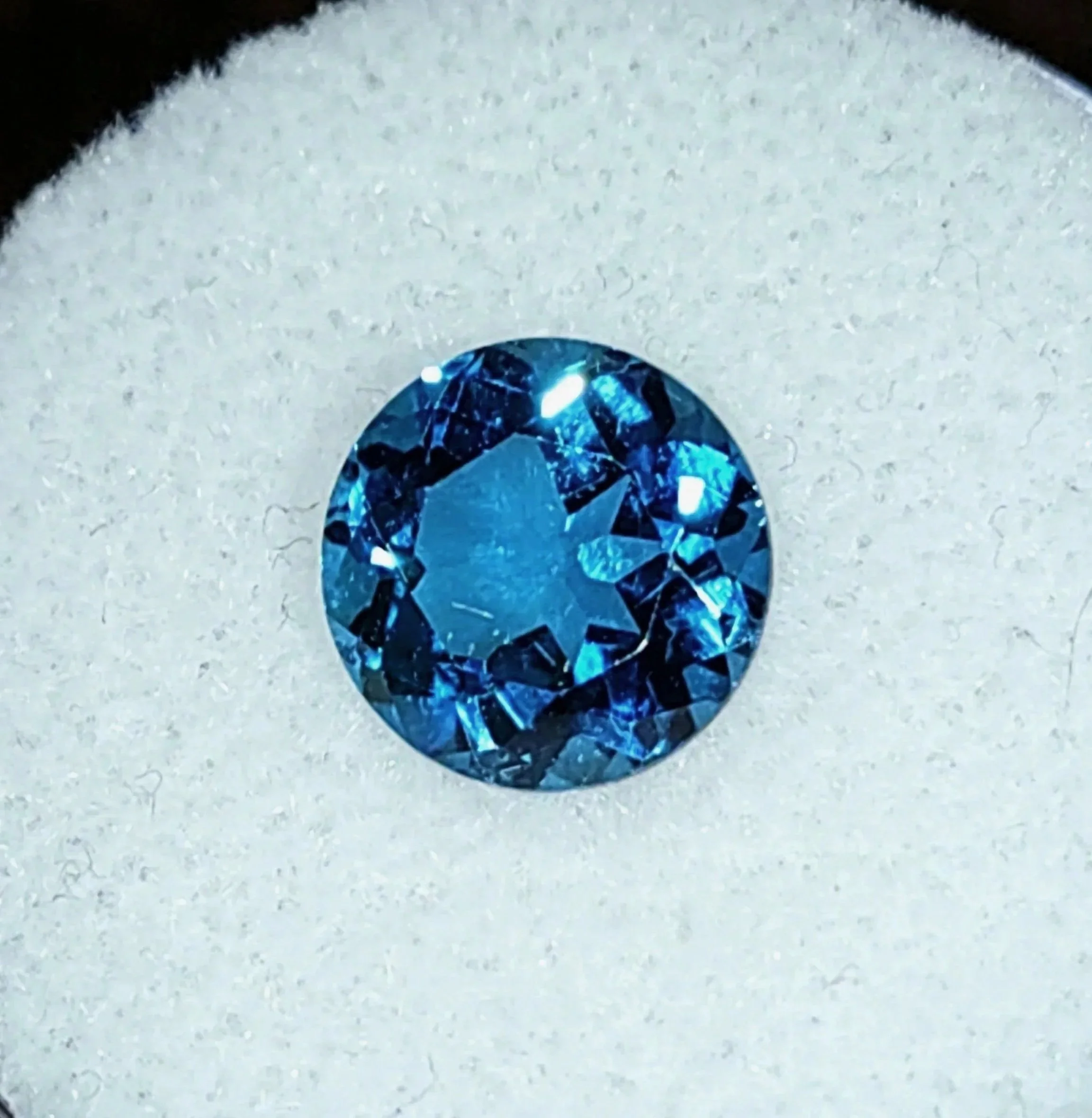 London Blue Topaz 2.60ct