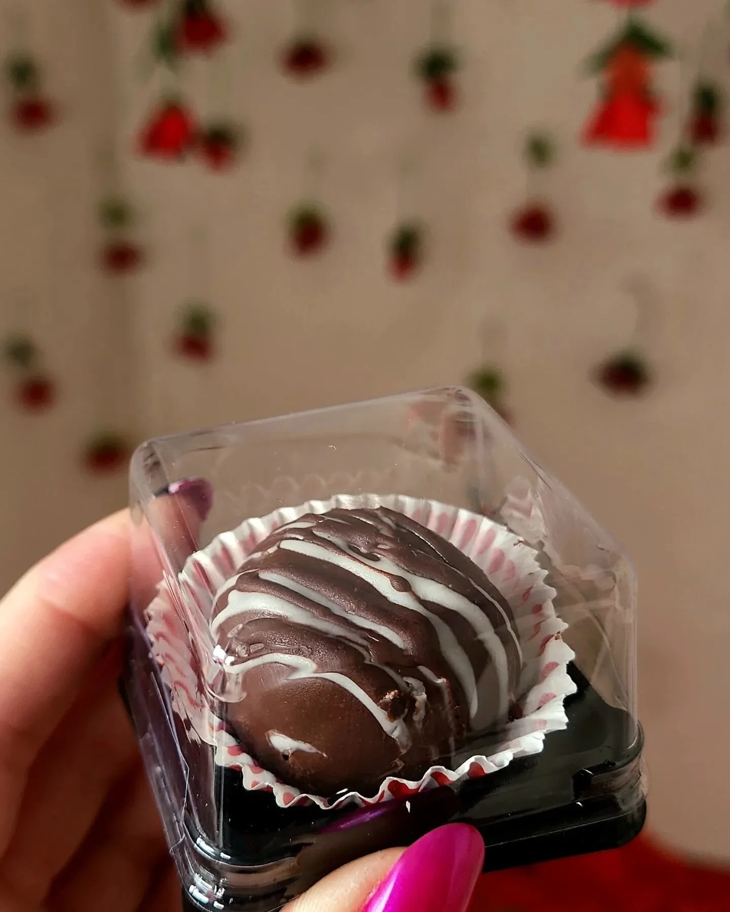 Happy Super Bowl Sunday! We have some goodies for sale here at the @theselfiespotondouglas until 6 p.m. today, and at 50%+ off ($1 chocolate-covered cherry cream cordials and raspberry white chocolate cookies &amp; $5 four-packs of chocolate-covered 