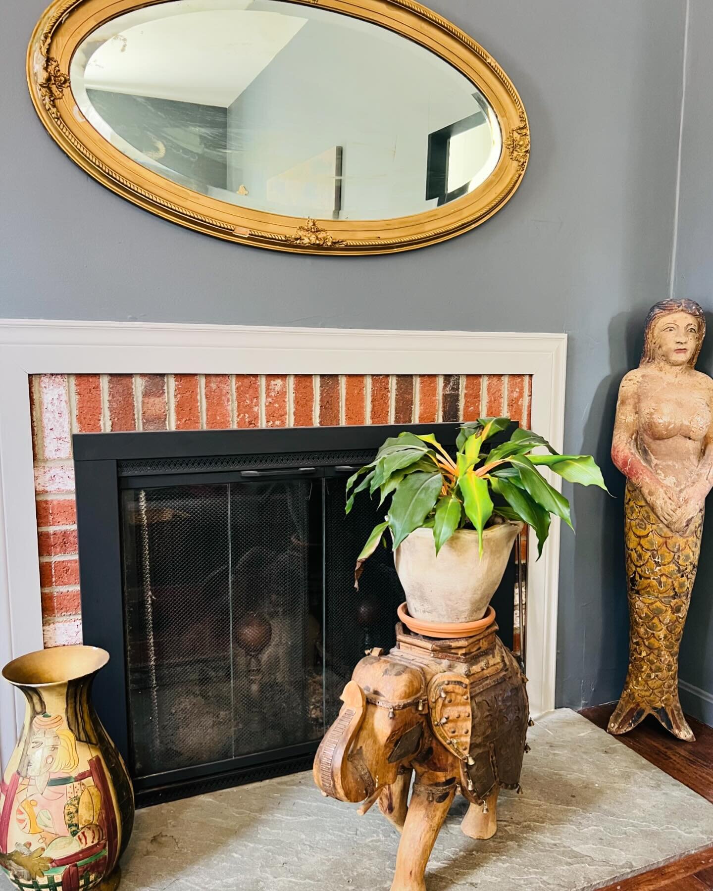 My 3 must haves for a bedroom&hellip;

-Plants
-Heated mattress pad 
-Linen sheets (year round)

A favorite spot in my bedroom😊

#vintage #vintagedecor #bohemian #boho #bohohome #decor #lakesregionnh #nh #centerharbornh #lakesregion #beauty #fashion