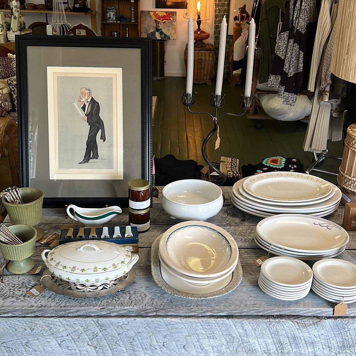 Setting the Space today.  Shoppy shoppy!  #mixandmatch #mixmatch #outoftheordinary