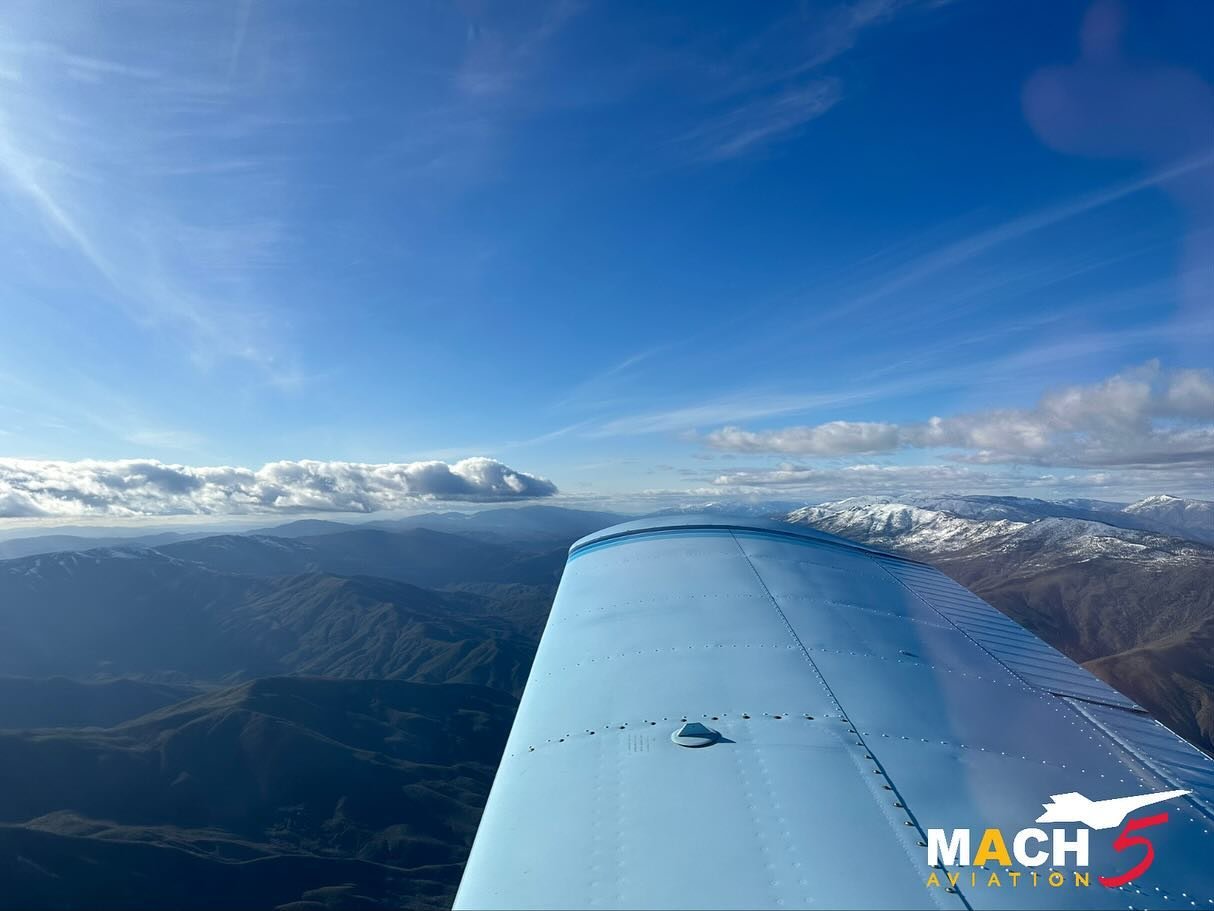 Have you ever been to Lampson Field (102)? It&rsquo;s the perfect cross country for good views and good food!
&bull;
&bull;
&bull;
#pilot #pilotlife #crosscountry #aviation #airplane #auburnairport