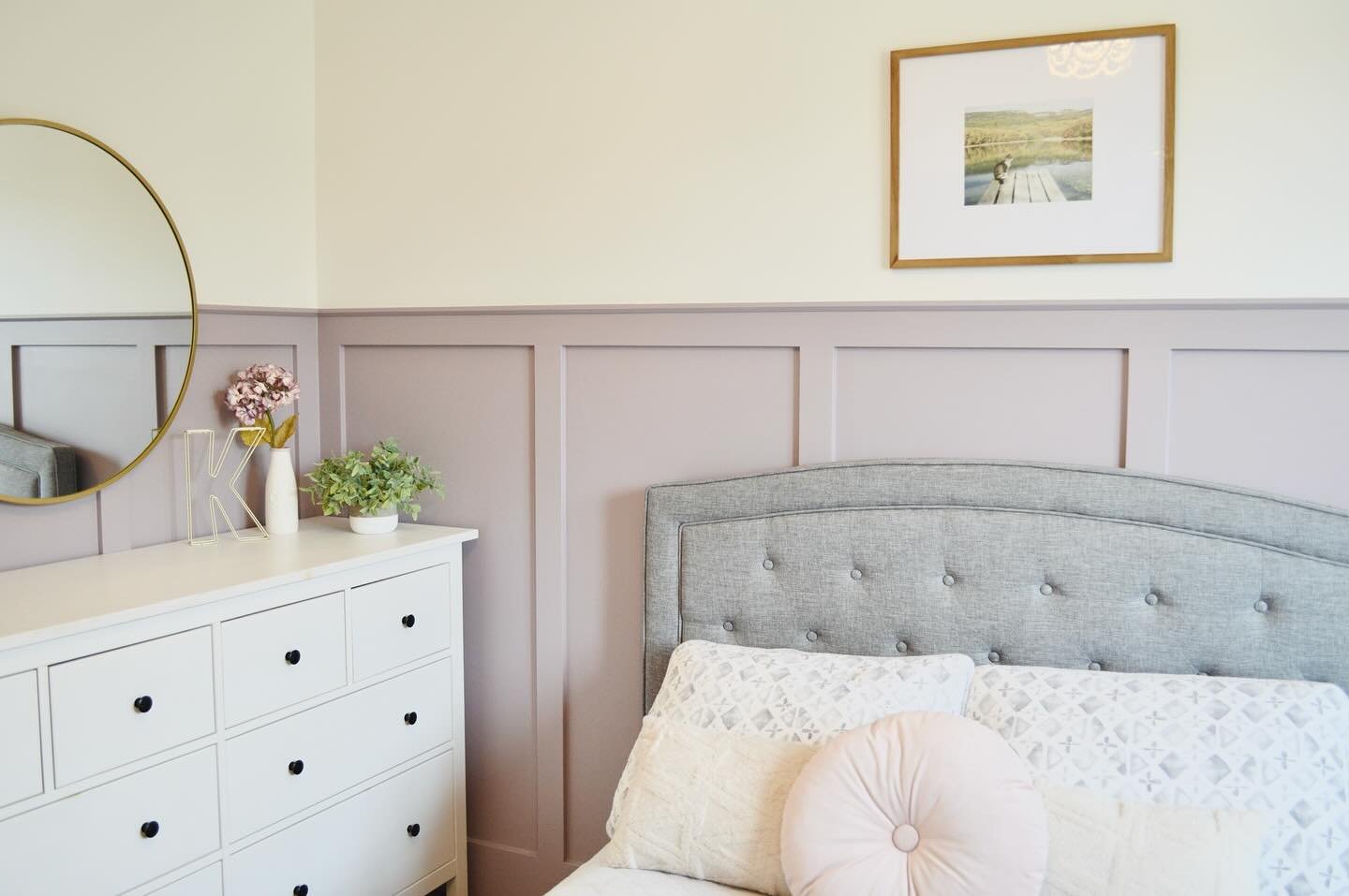 Treat your walls! 🏠

Wall treatments are an effective way to elevate entire rooms (wainscoting, board &amp; batten), or as a feature wall adding a focal point to a room.  Also an excellent way to incorporate colour into kids&rsquo; bedrooms without 